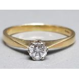 18ct yellow gold and diamond solitare ring size M1/2 2.4g gross