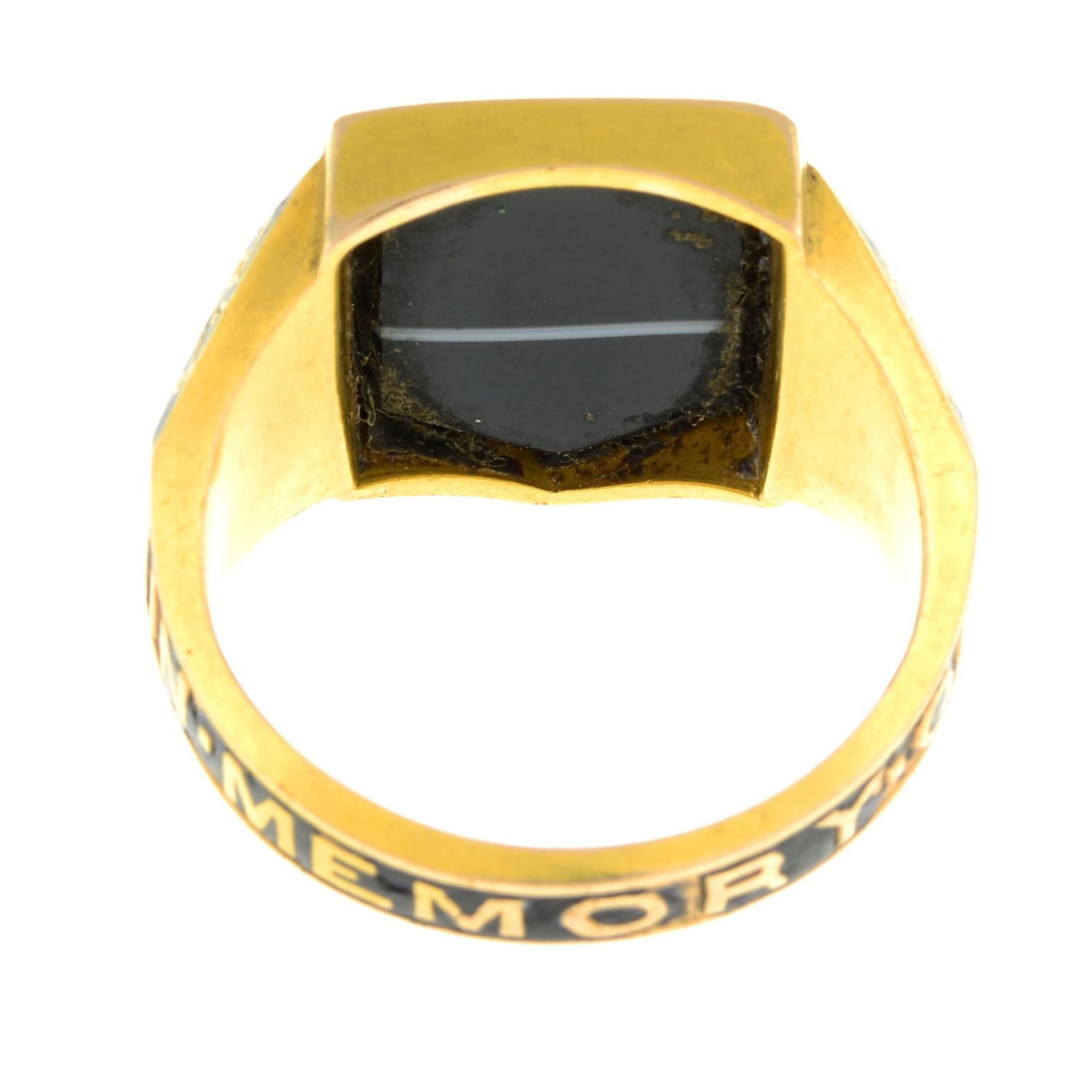 A late Victorian 18ct gold banded agate and black enamel memorial signet ring.Hallmarks for - Image 3 of 4