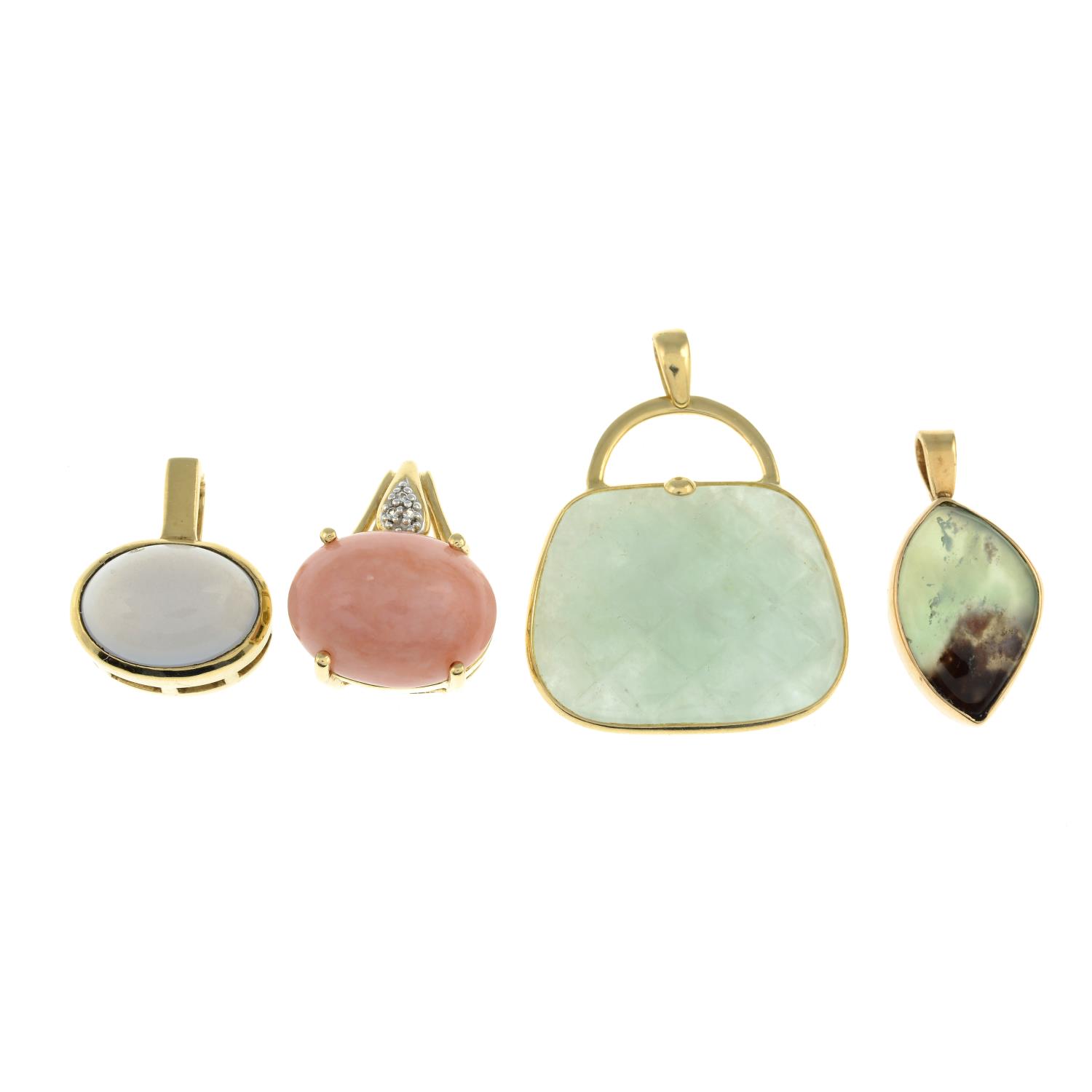 9ct gold chalcedony pendant,