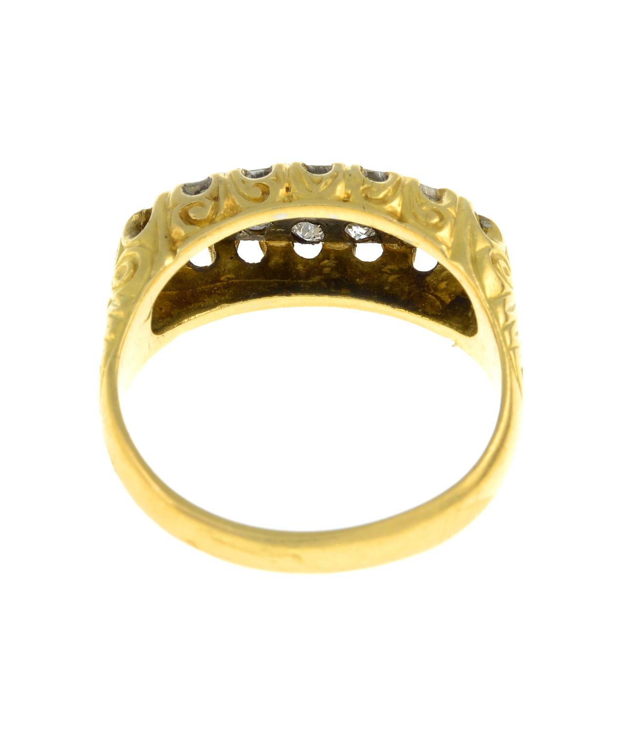 An 18ct gold diamond ring.Estimated total diamond weight 0.20ct.Hallmarks for London, - Bild 3 aus 3