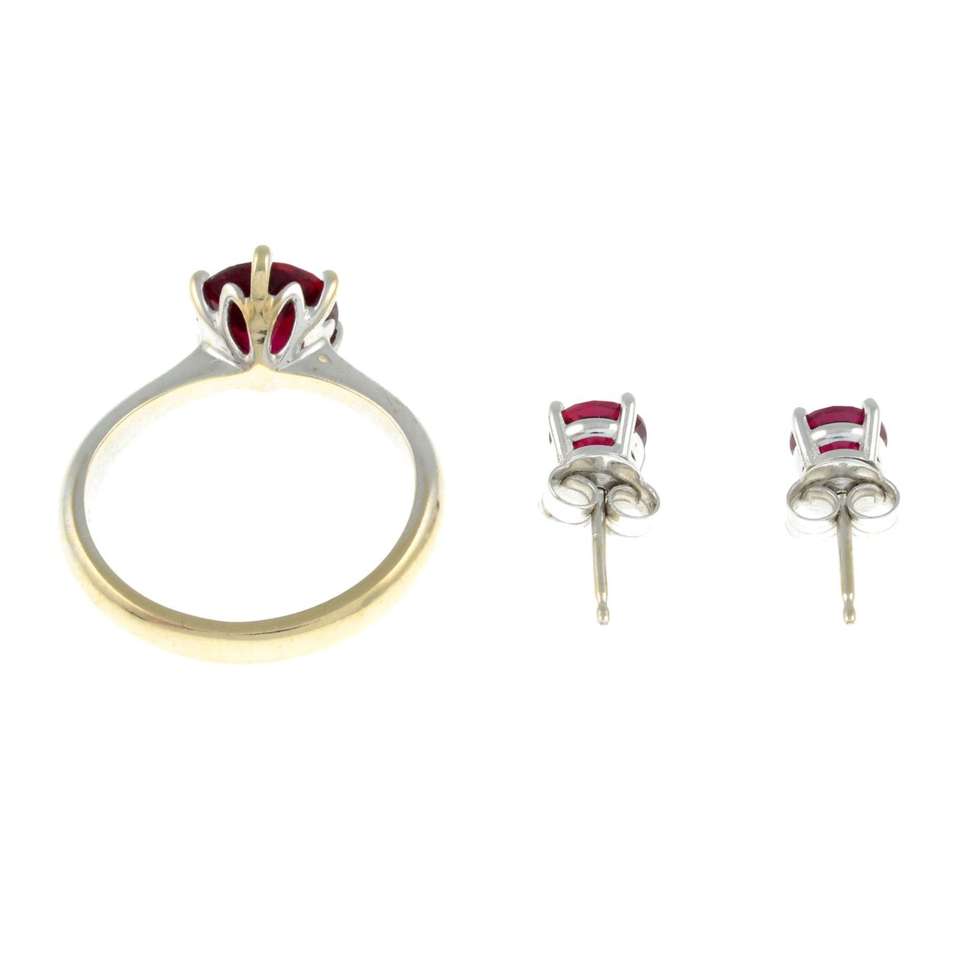 A red paste single-stone rings and a pair of red paste single-stone earrings.A red paste - Image 2 of 2