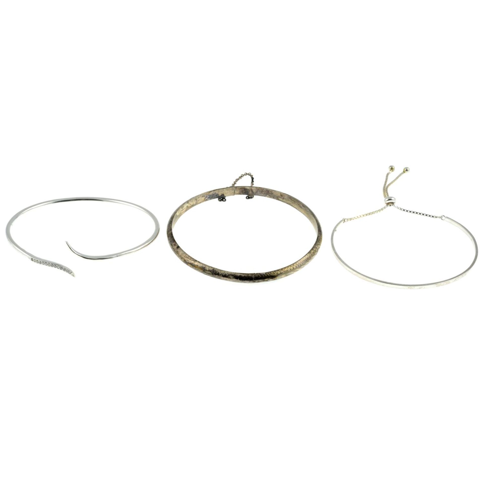 A selection of bracelets, - Image 2 of 3