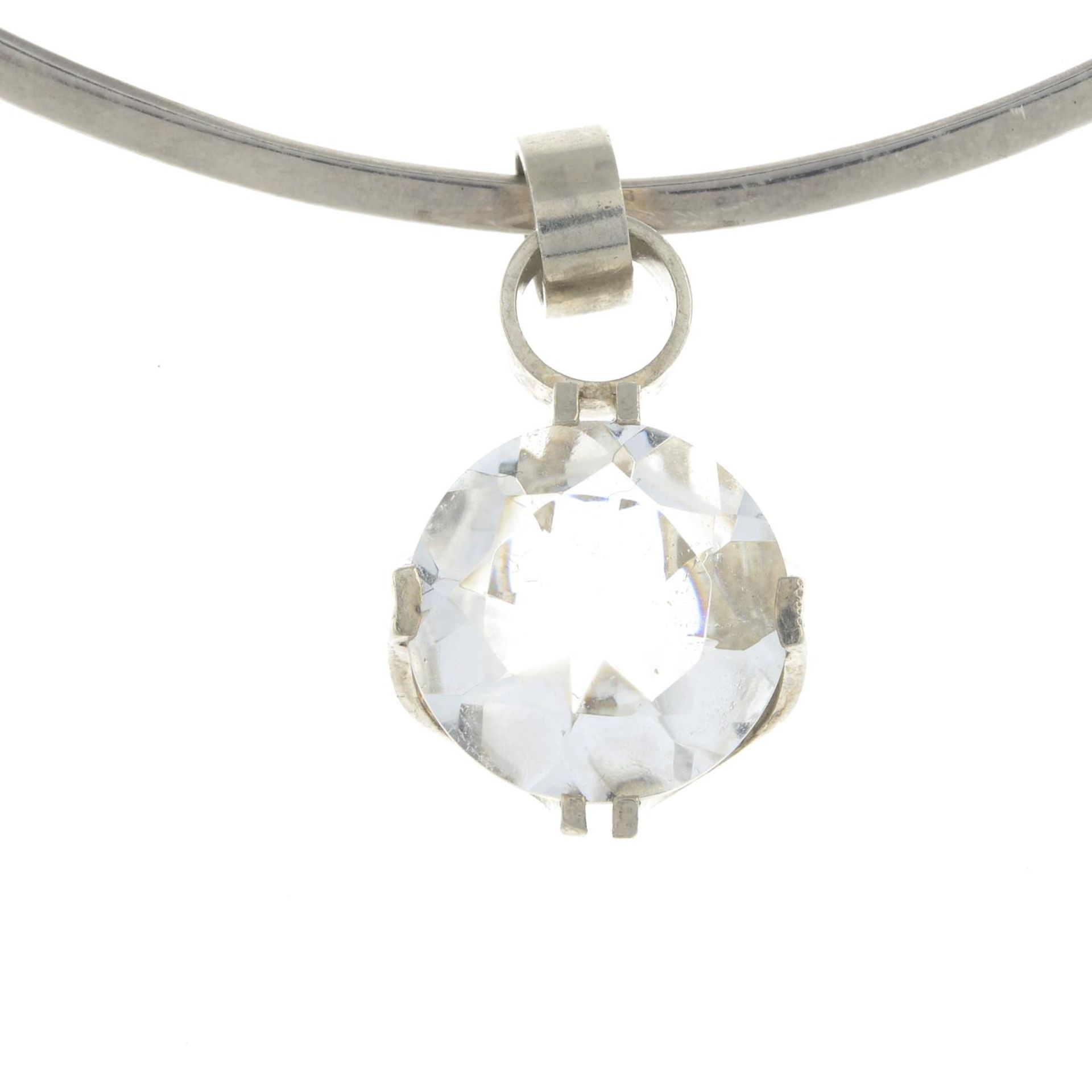 A silver quartz pendant,