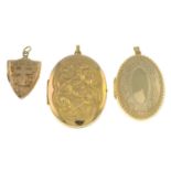 Three 9ct gold locket pendants.Hallmarks for 9ct gold.Lengths 2.8 to 4.8cms.
