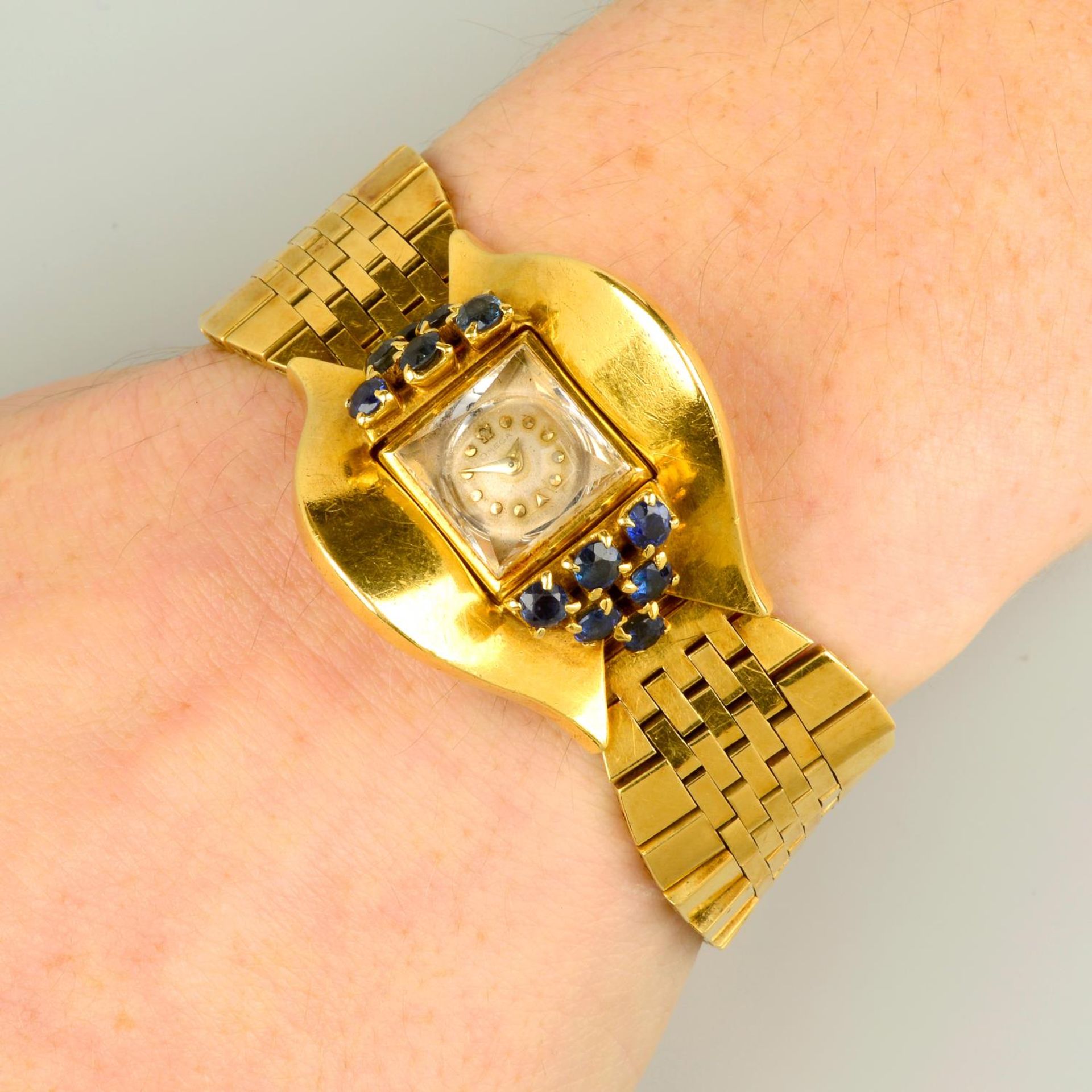 A 1950s 18ct gold wristwatch,