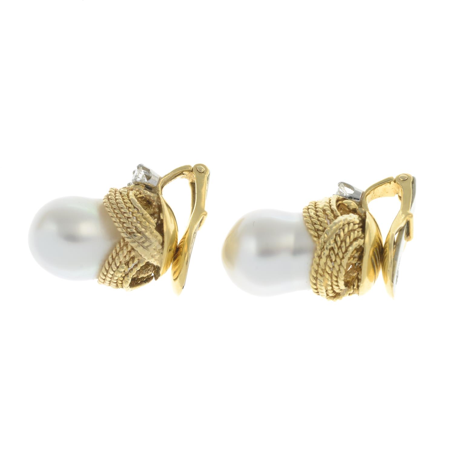 A pair of cultured pearl and diamond earrings, - Bild 5 aus 6