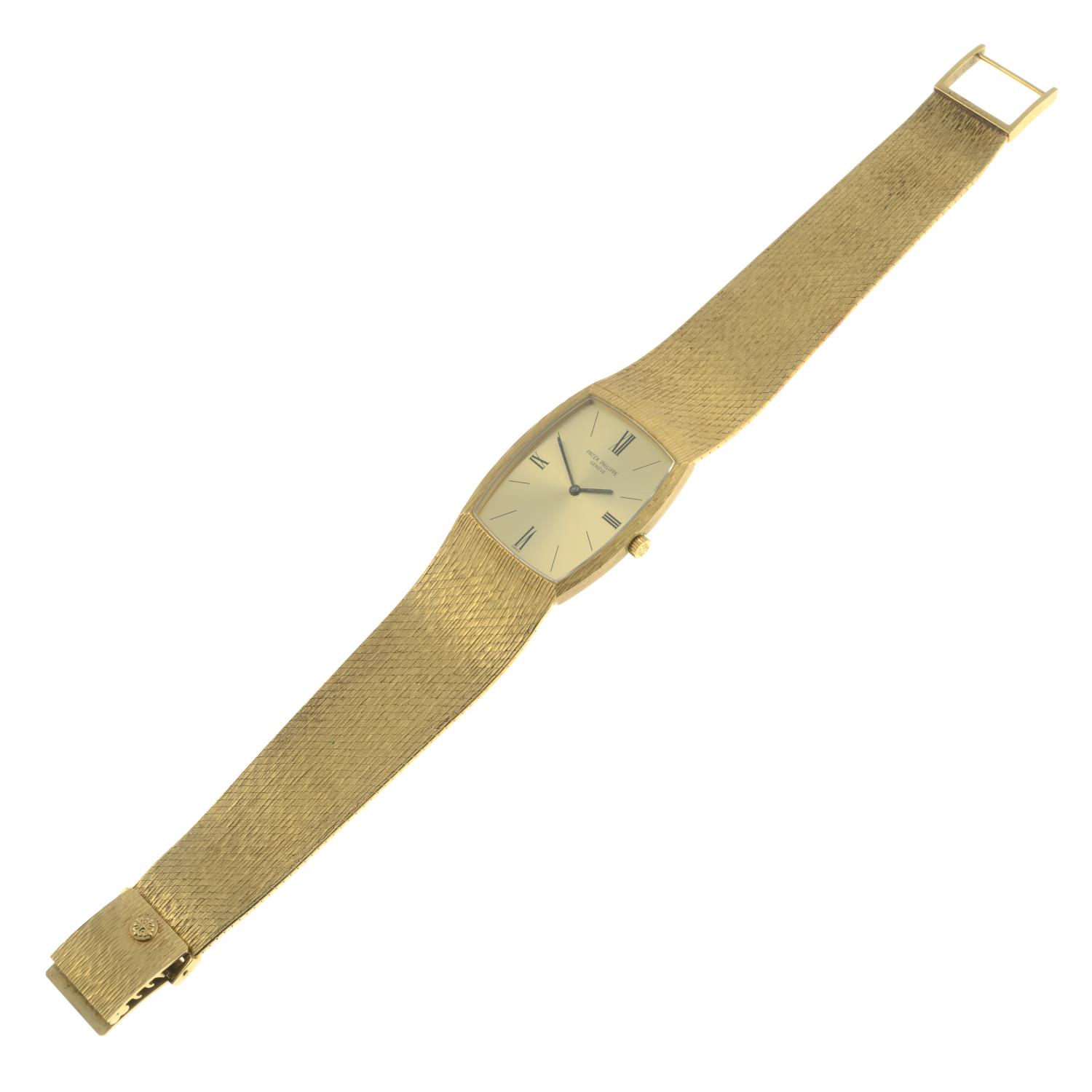 A gentleman's 1970s 18ct gold textured wristwatch, - Bild 4 aus 7