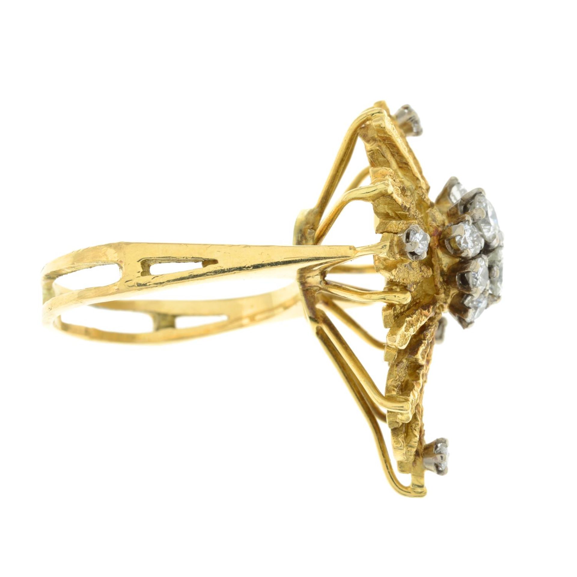 A 1970s 18ct gold diamond abstract dress ring. - Bild 7 aus 8