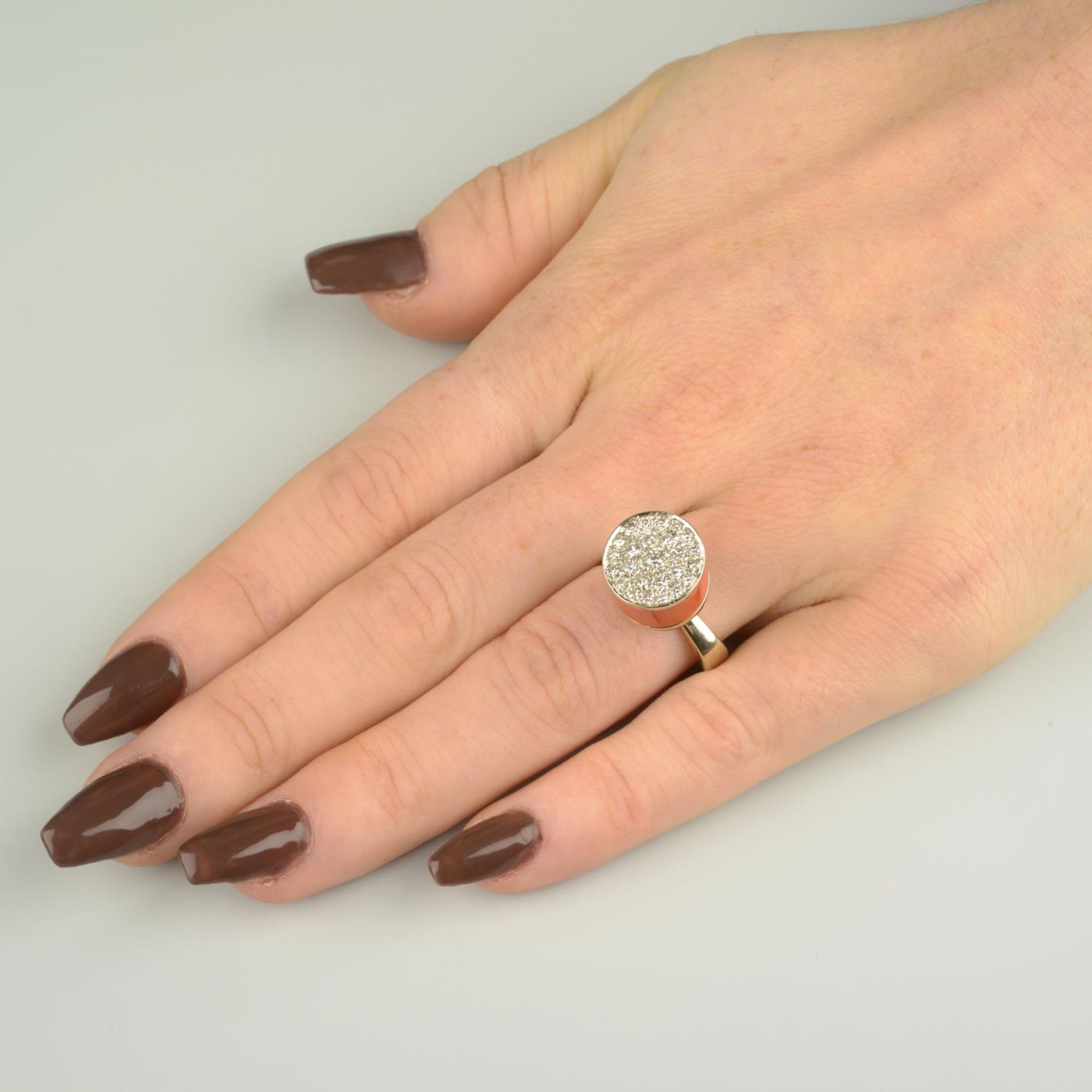 A coral and pavé-set diamond 'Art Design' ring, - Bild 5 aus 8