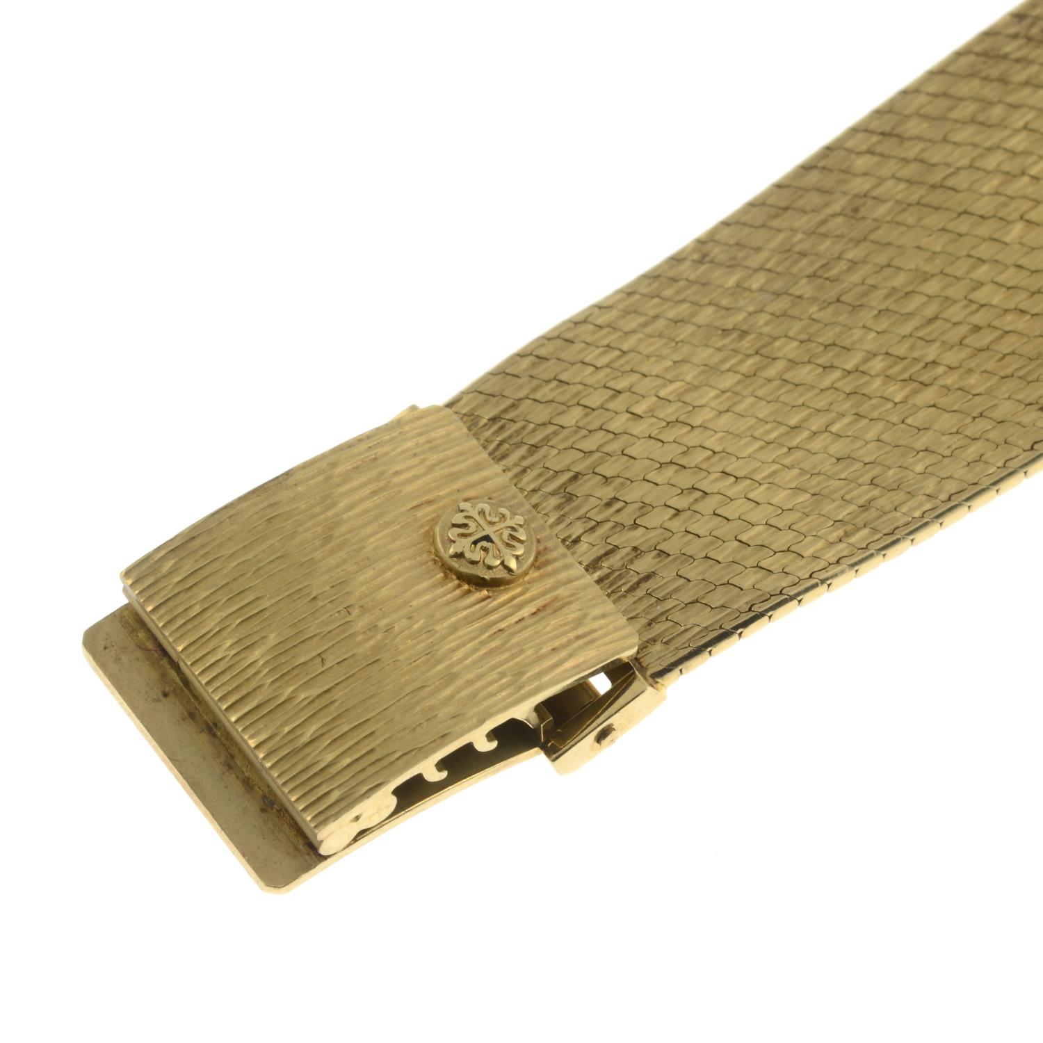 A gentleman's 1970s 18ct gold textured wristwatch, - Bild 6 aus 7