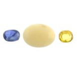 Small selection of mix gemstones, including sapphires and opal.