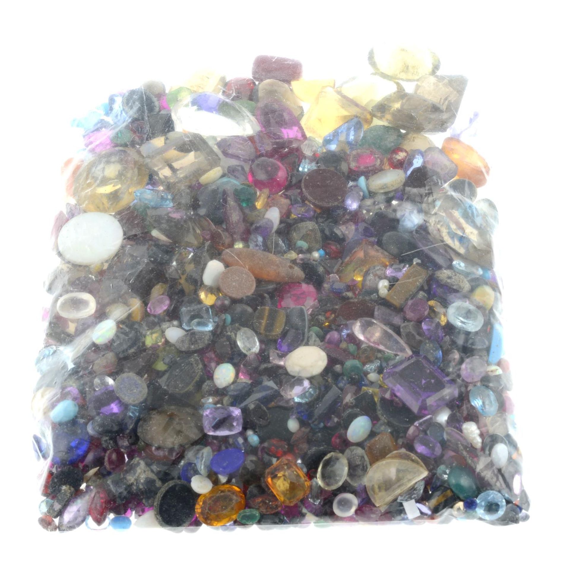 A selection of mixed gemstones. - Image 2 of 2
