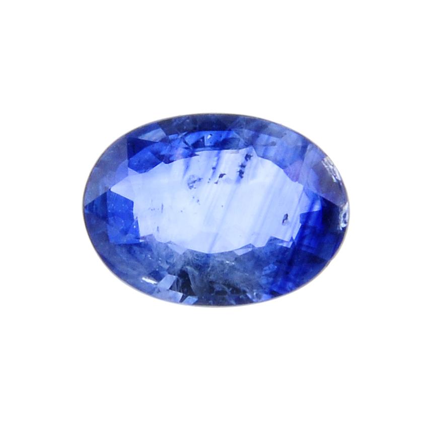 An oval shape blue sapphire weighing 2.62ct measuring 10.2 by 7.5 by 3.67mm.