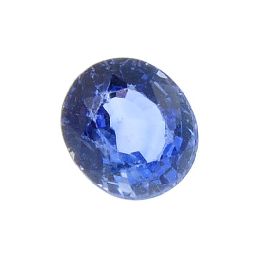 An oval-shape sapphire, weighing 1.12cts.