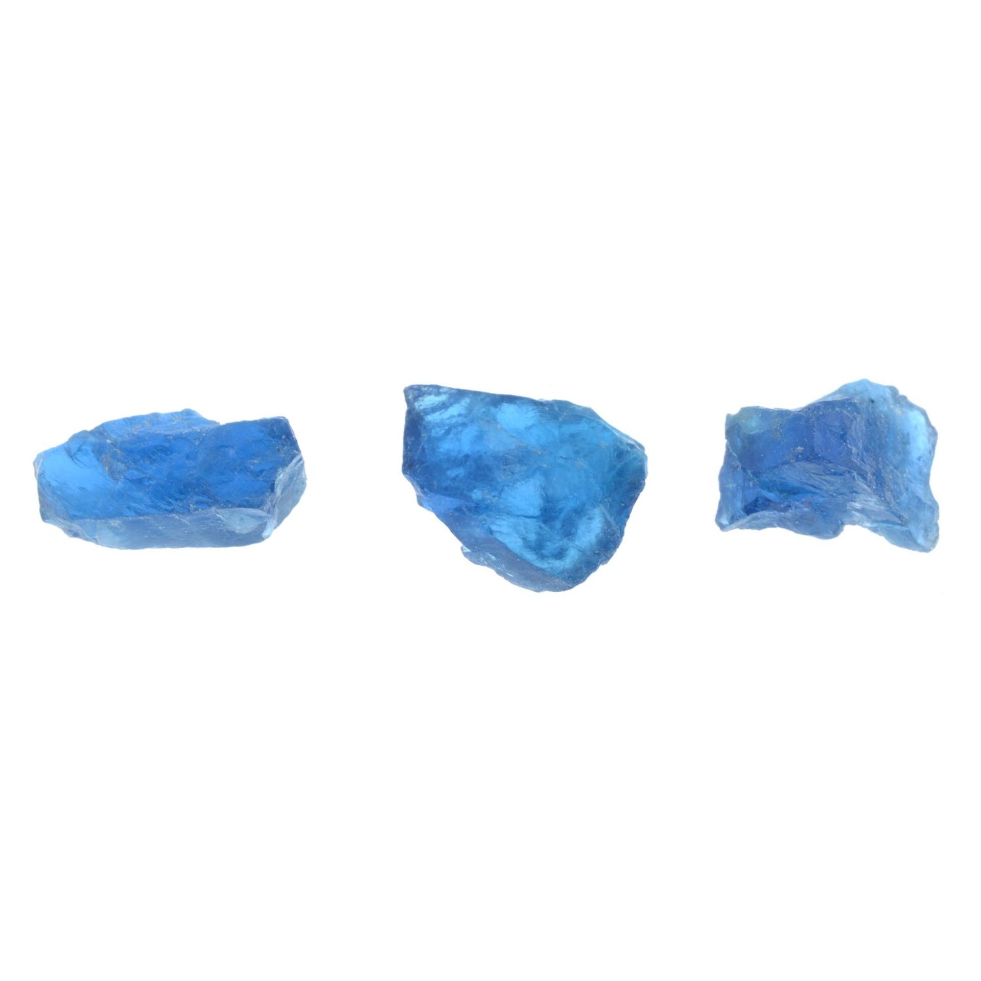 Selection of rough apatite.