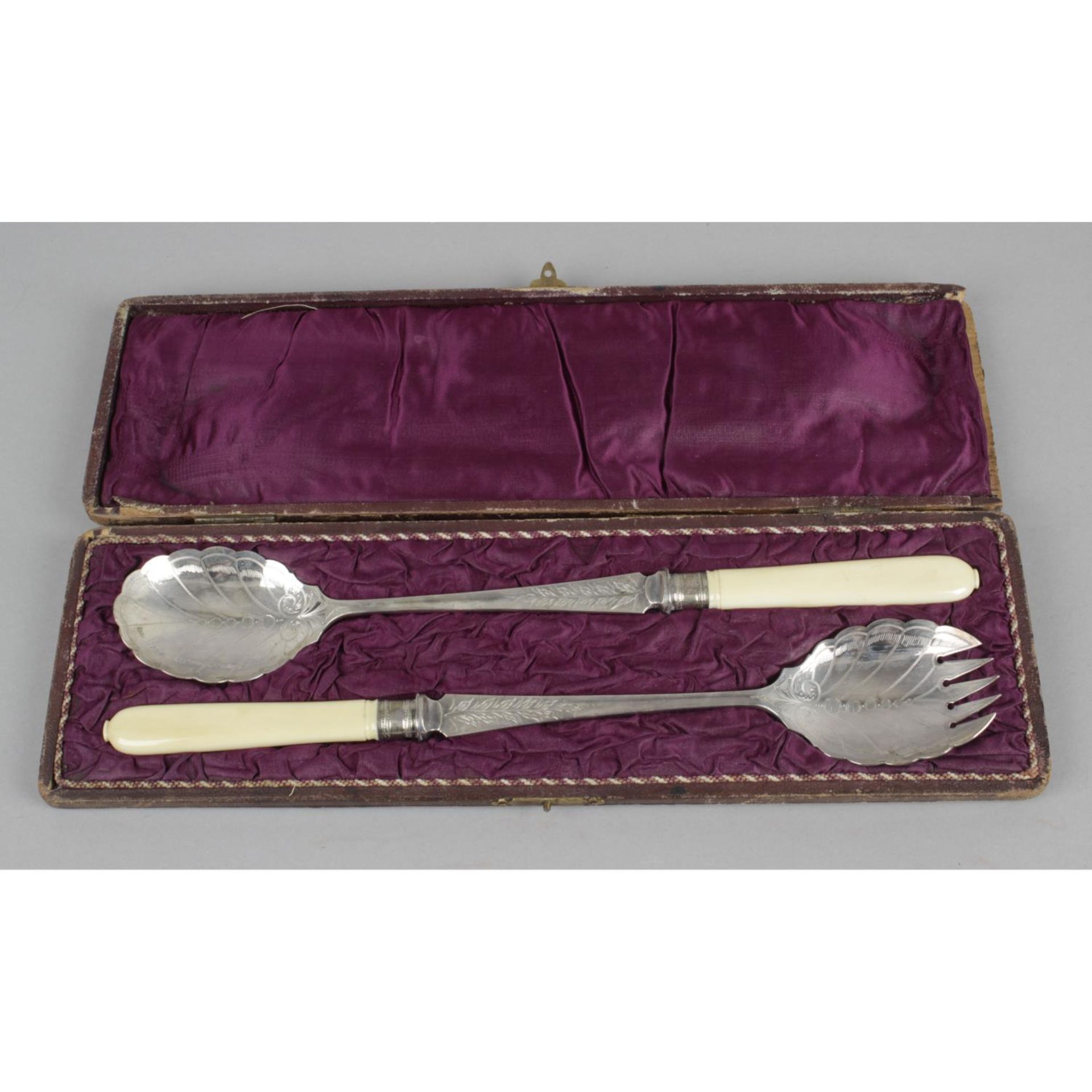 A pair of Victorian silver fish servers, - Image 3 of 3