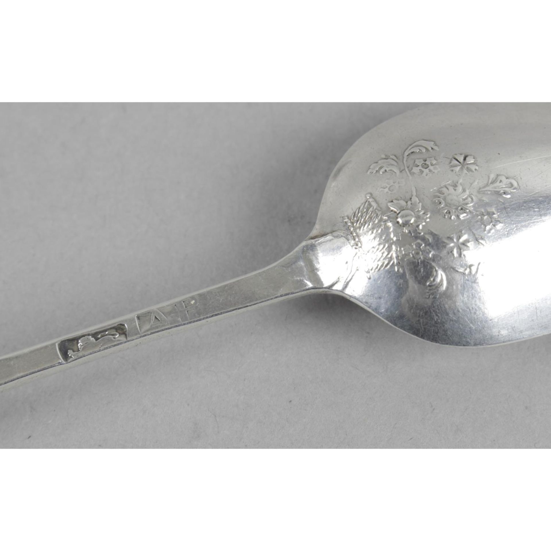 A pair of 18th century picture-back Hanoverian silver teaspoons, - Image 2 of 6