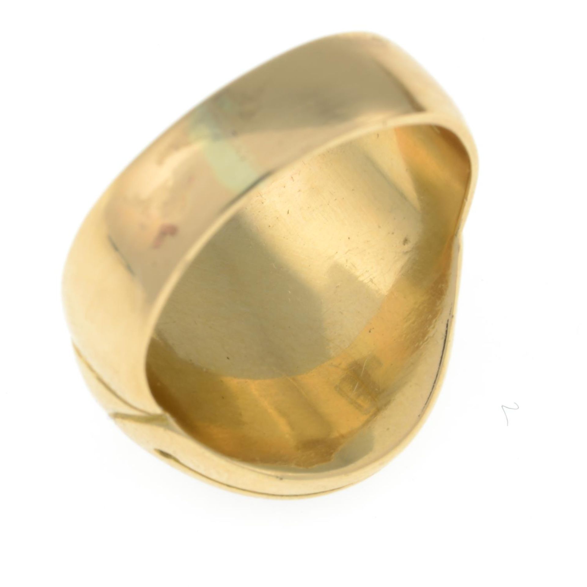 A late Victorian 18ct gold bloodstone signet ring.Hallmarks indistinct. - Bild 3 aus 3
