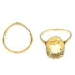 9ct gold citrine single-stone ring, hallmarks for 9ct gold, ring size T1/2, 4.5gms.