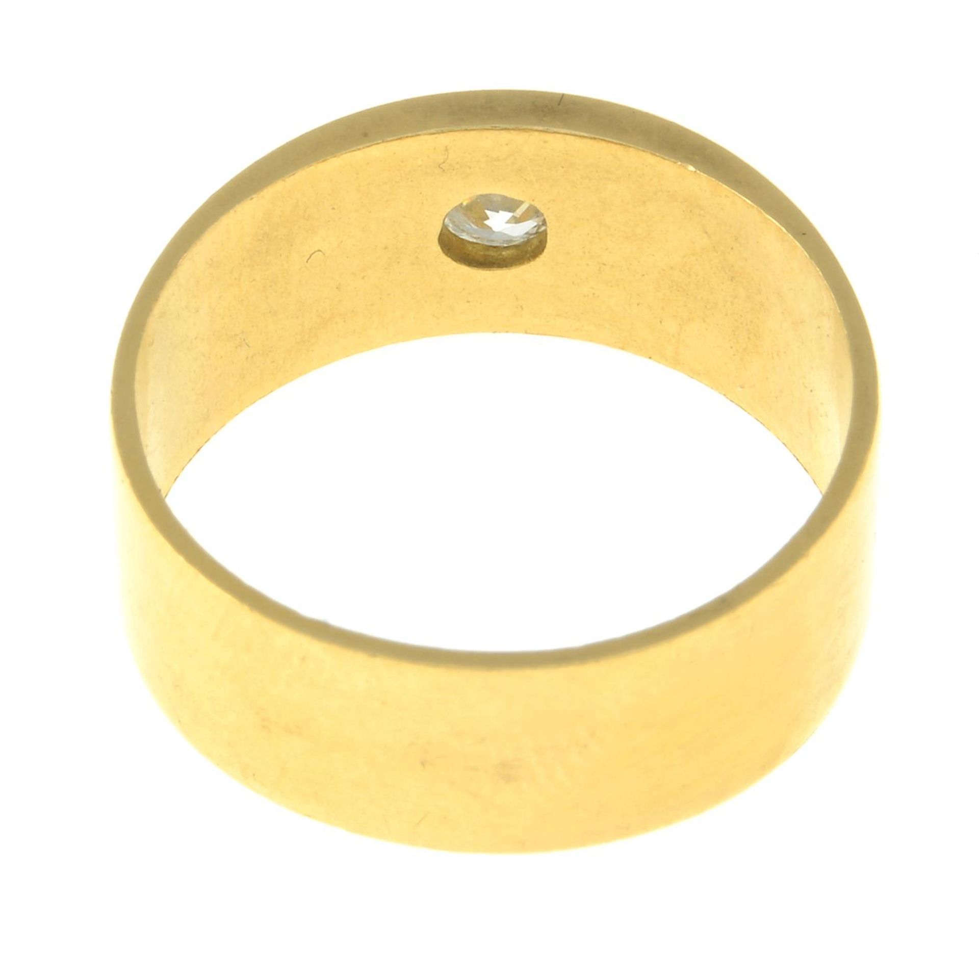 An early 20th century 18ct gold circular-cut diamond band ring.Estimated diamond weight 0.20ct, - Bild 2 aus 2