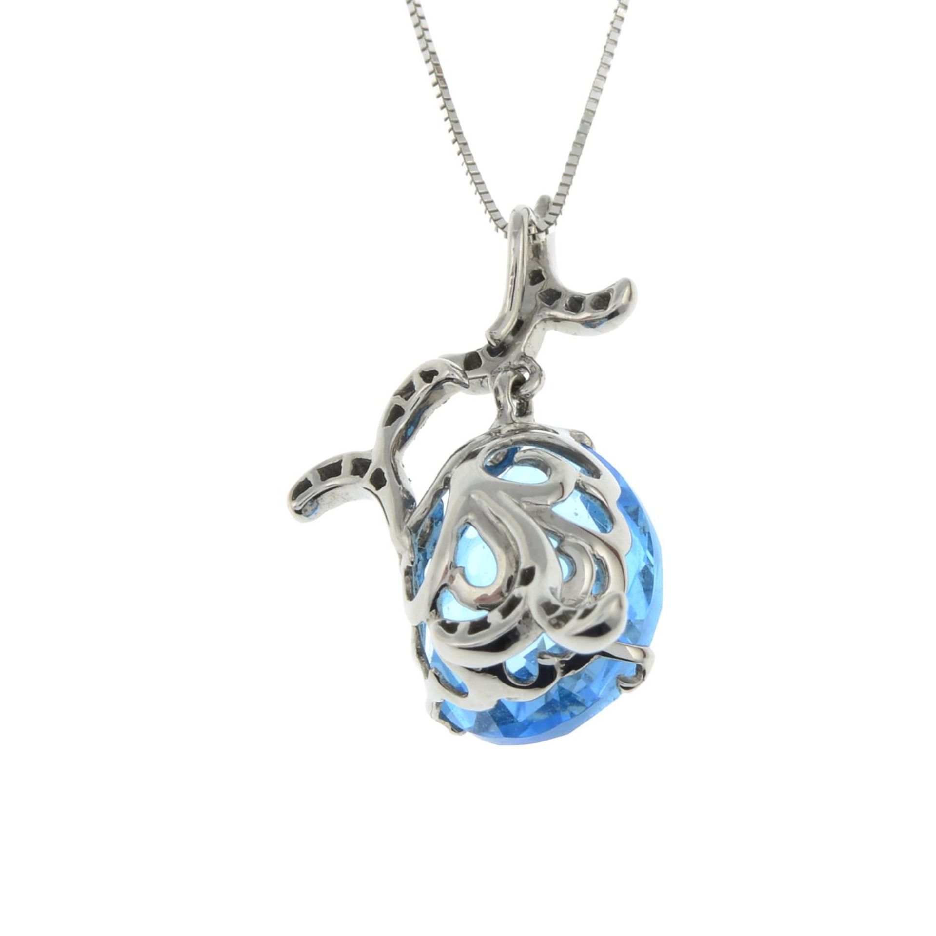 A blue topaz, sapphire and diamond pendant, - Bild 2 aus 2