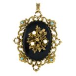 A 9ct gold onyx,