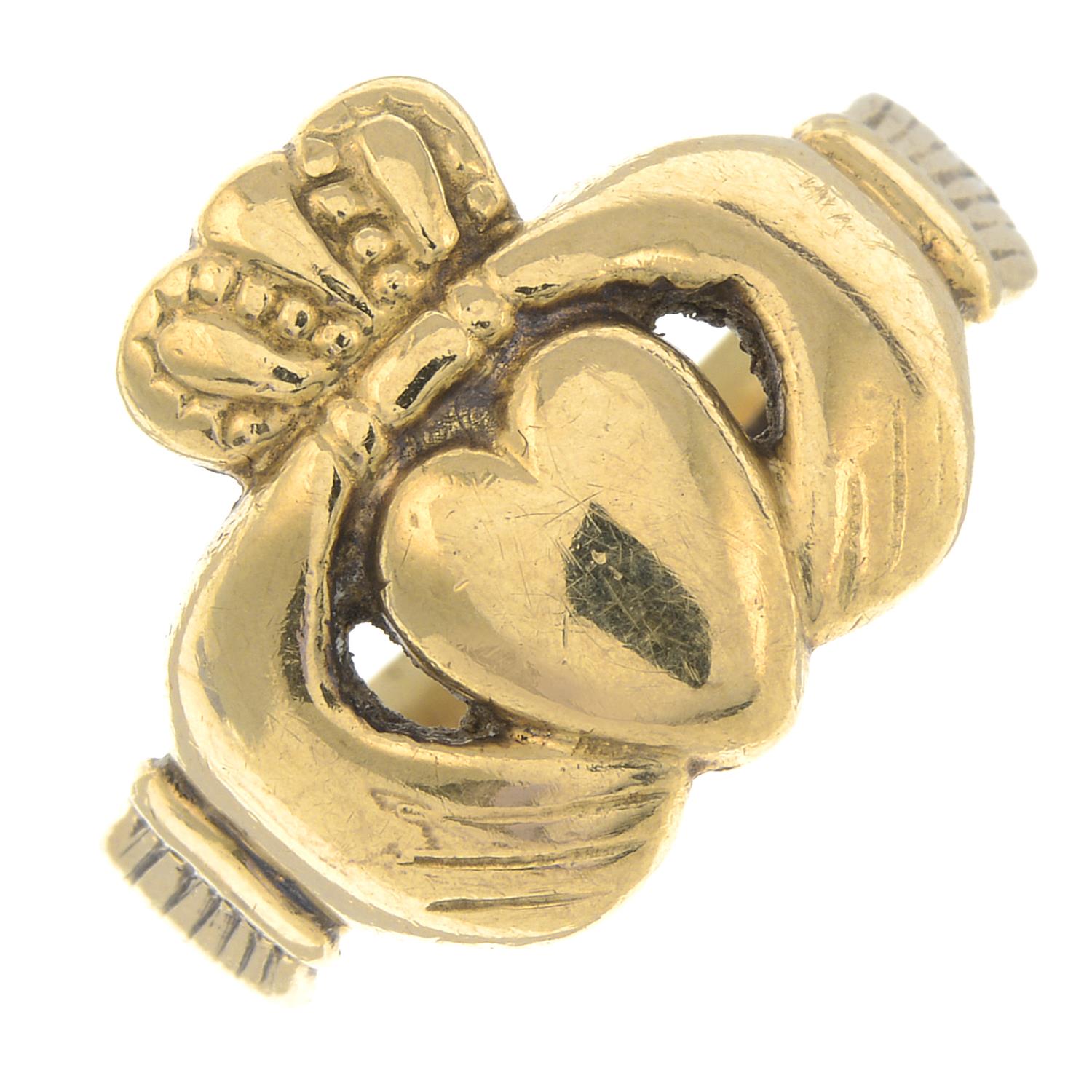 A 9ct gold claddagh ring.Hallmarks for 9ct gold, partially indistinct.