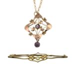 Early 20th century 9ct gold peridot and split pearl bar brooch,