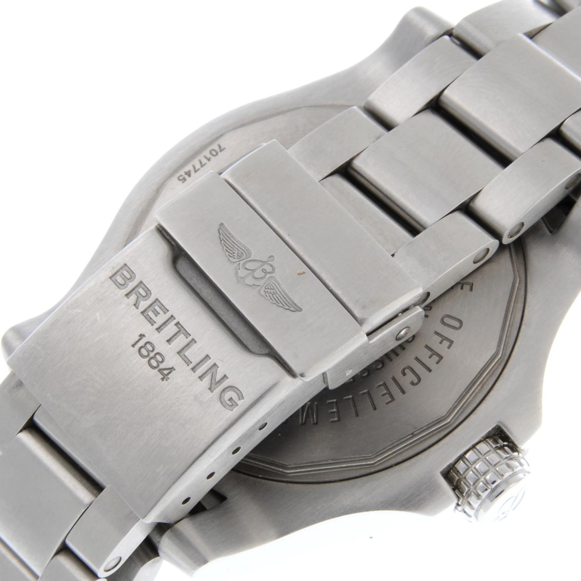 BREITLING - a gentleman's Avenger II Seawolf bracelet watch. - Image 2 of 6