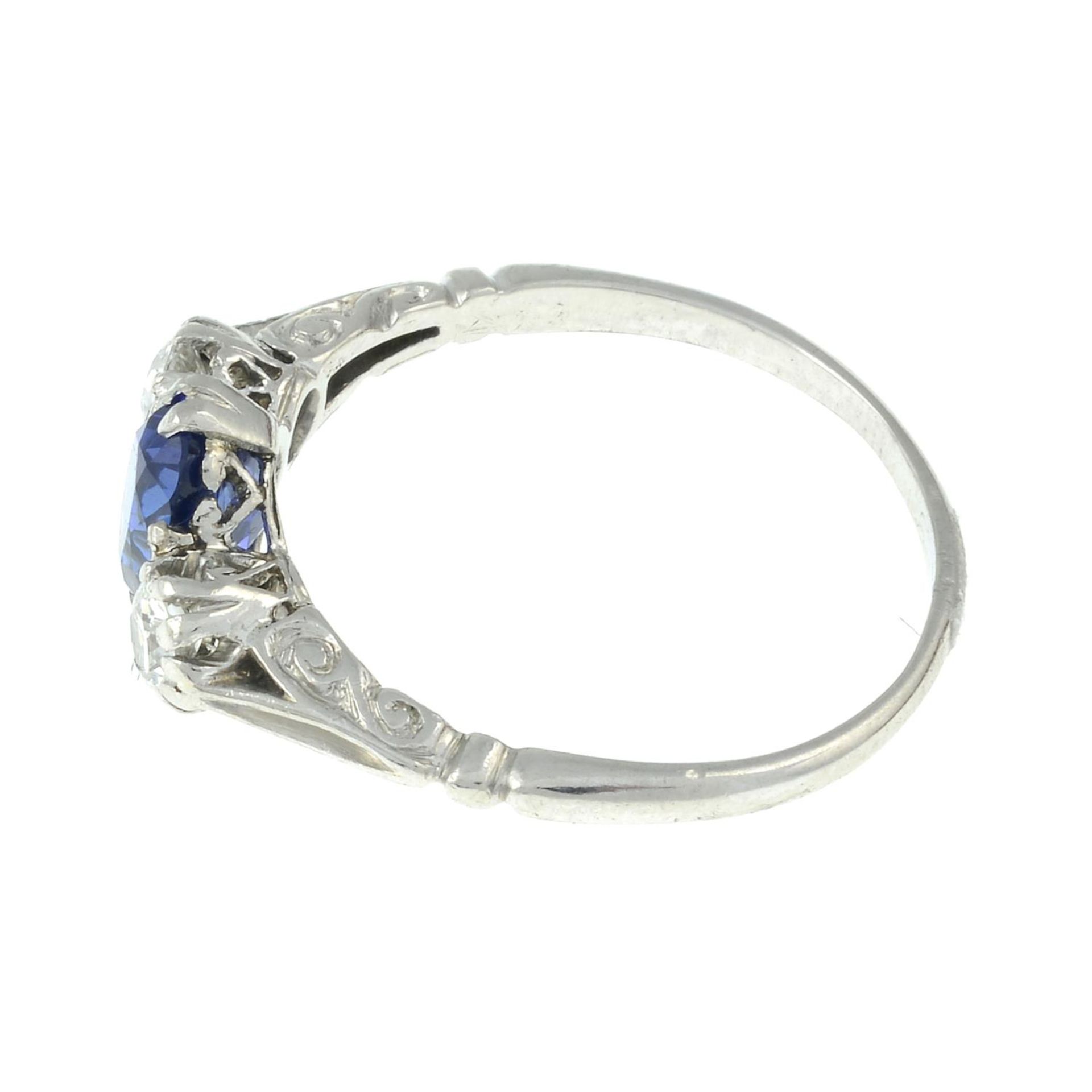 A No-heat Ceylon sapphire and brilliant-cut diamond three-stone ring.Sapphire calculated weight - Image 2 of 3