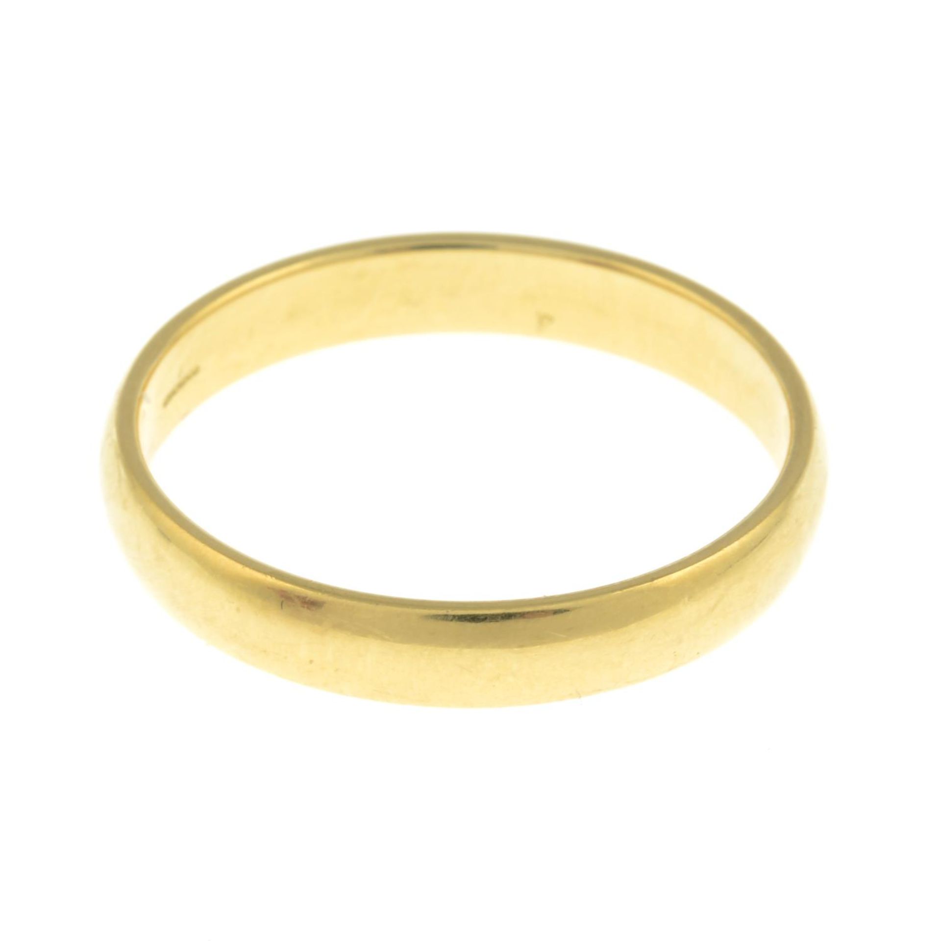 TIFFANY & CO. - an 18ct gold band ring. - Image 2 of 3