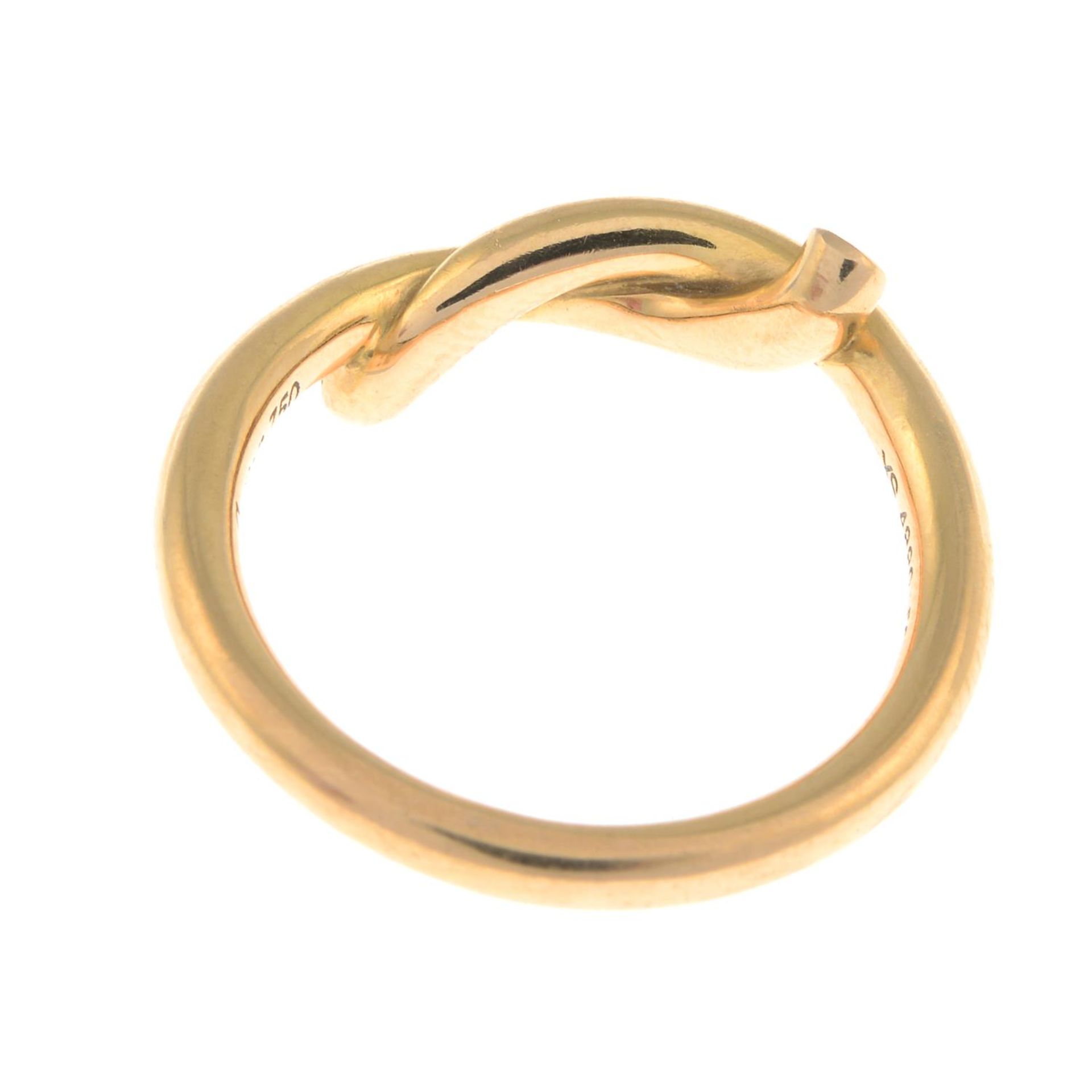 CARTIER - an 18ct gold 'Entrelacés' ring. - Image 2 of 4