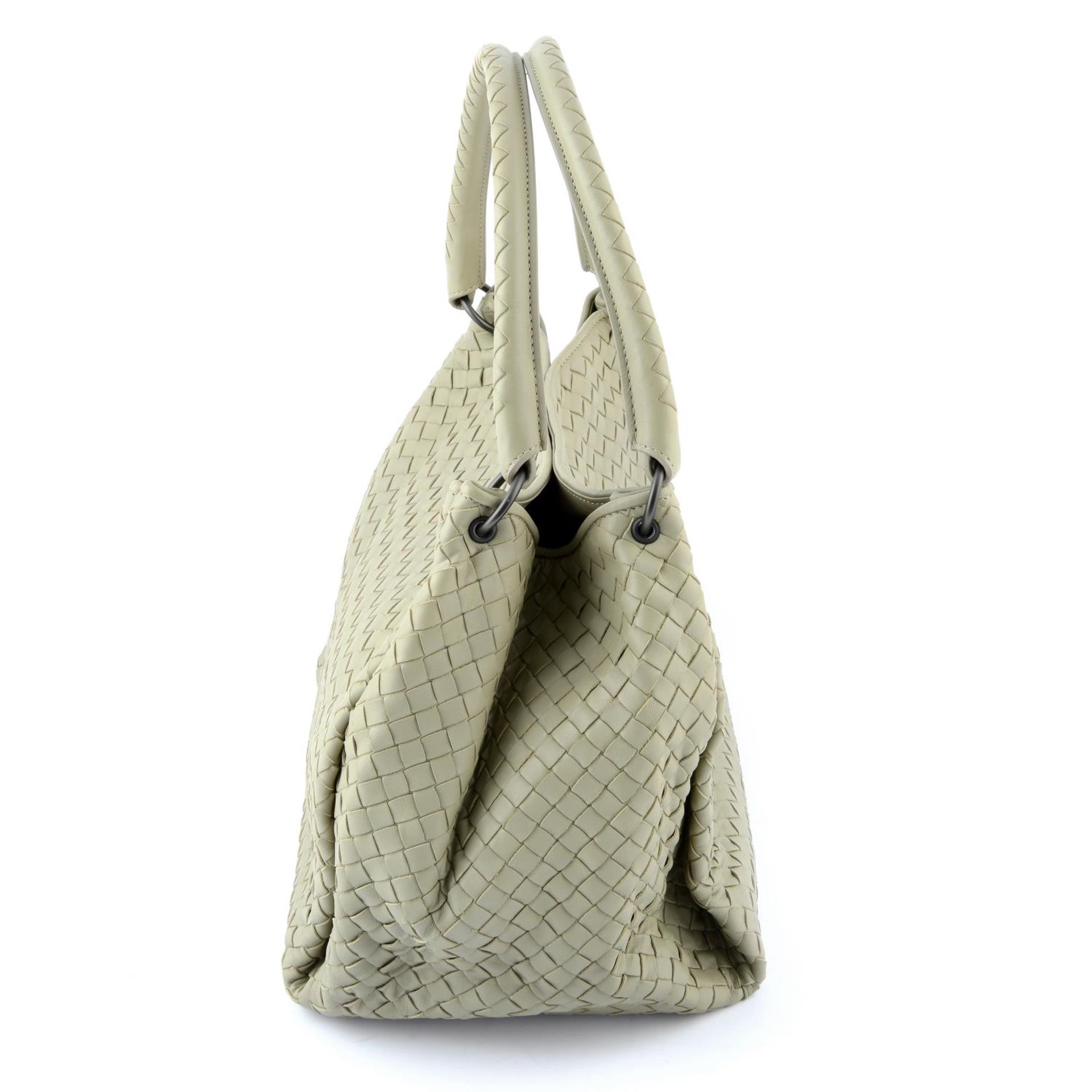 BOTTEGA VENETA - an Intrecciato top handle handbag. - Image 4 of 5