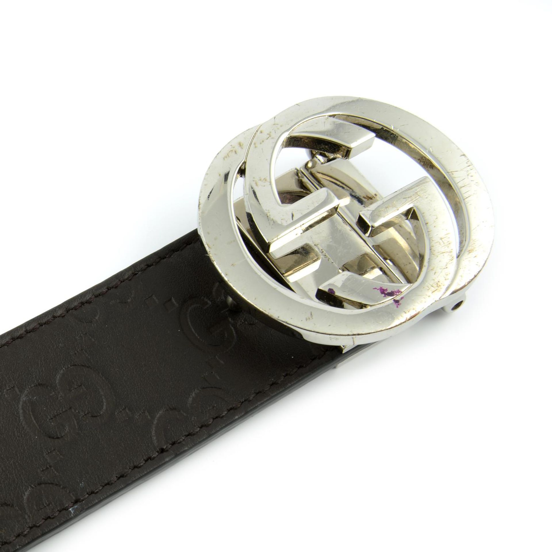 GUCCI - an interlocking GG reversible belt. - Image 4 of 5