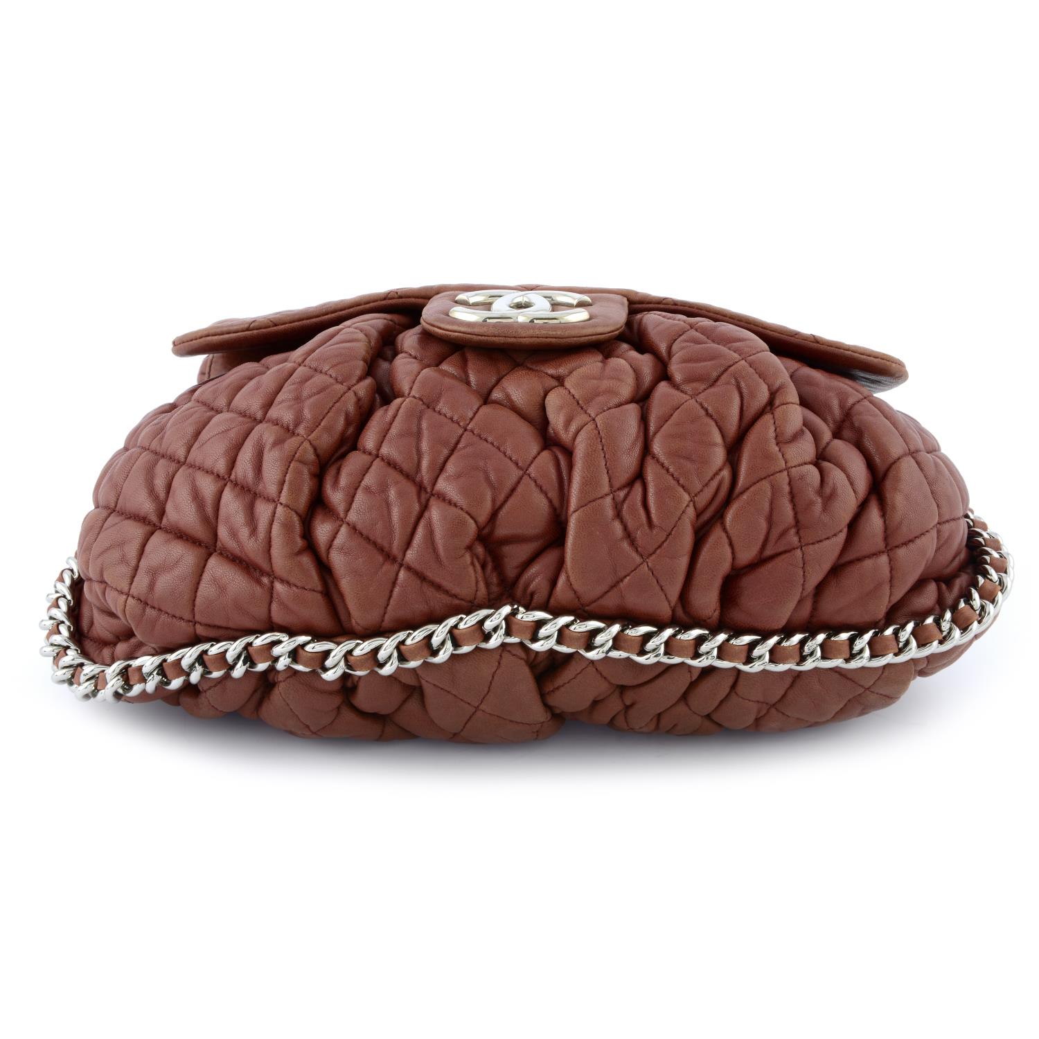 CHANEL - a quilted lambskin leather chain around handbag. - Image 4 of 4