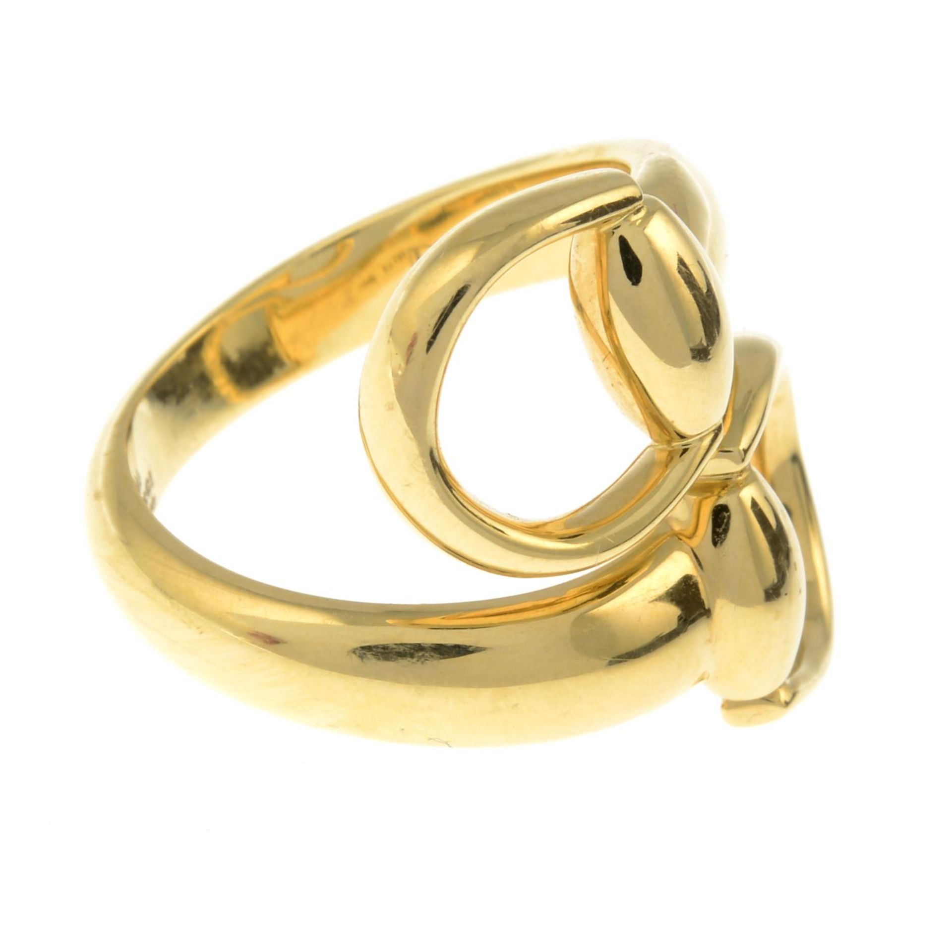 GUCCI - an 18ct gold 'Horsebit' crossover ring. - Image 4 of 5