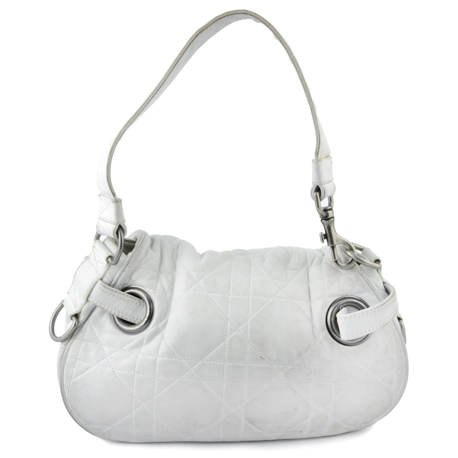 CHRISTIAN DIOR - a white leather cannage handbag. - Image 3 of 4