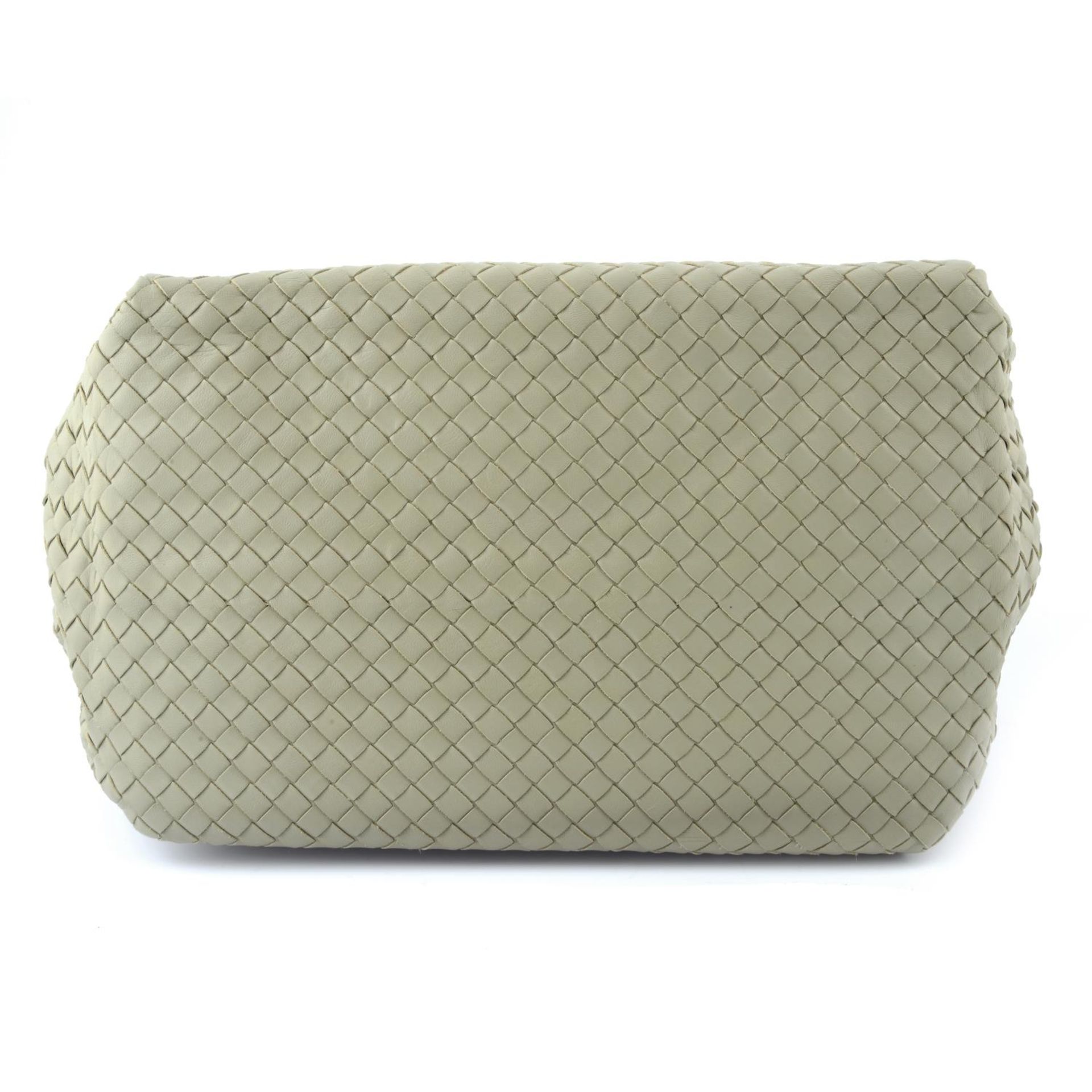 BOTTEGA VENETA - an Intrecciato top handle handbag. - Bild 5 aus 5