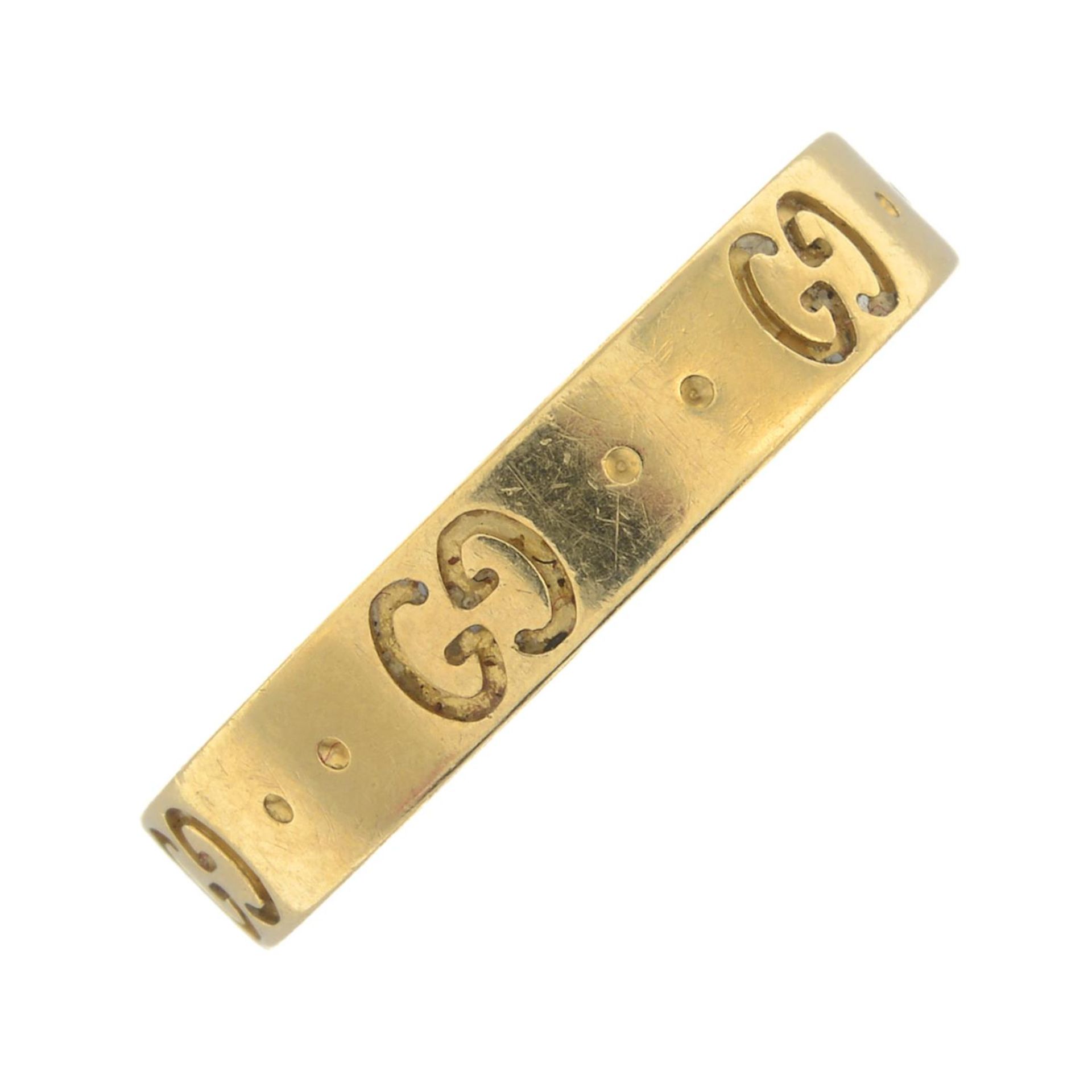 GUCCI - an 18ct gold 'Icon' ring.