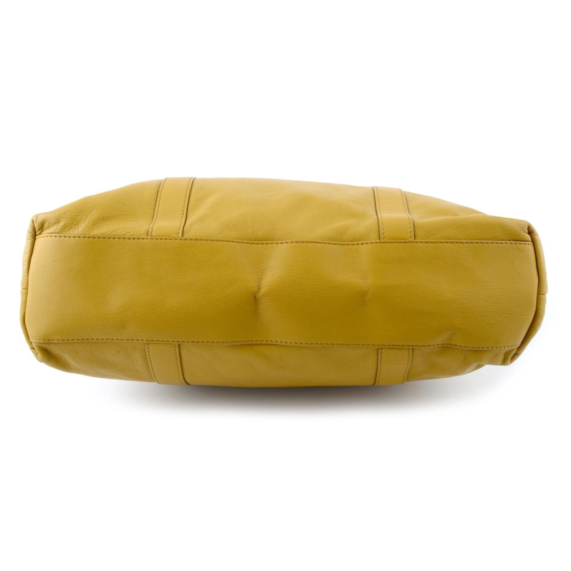 DOLCE & GABBANA - a mustard yellow leather handbag. - Image 4 of 4