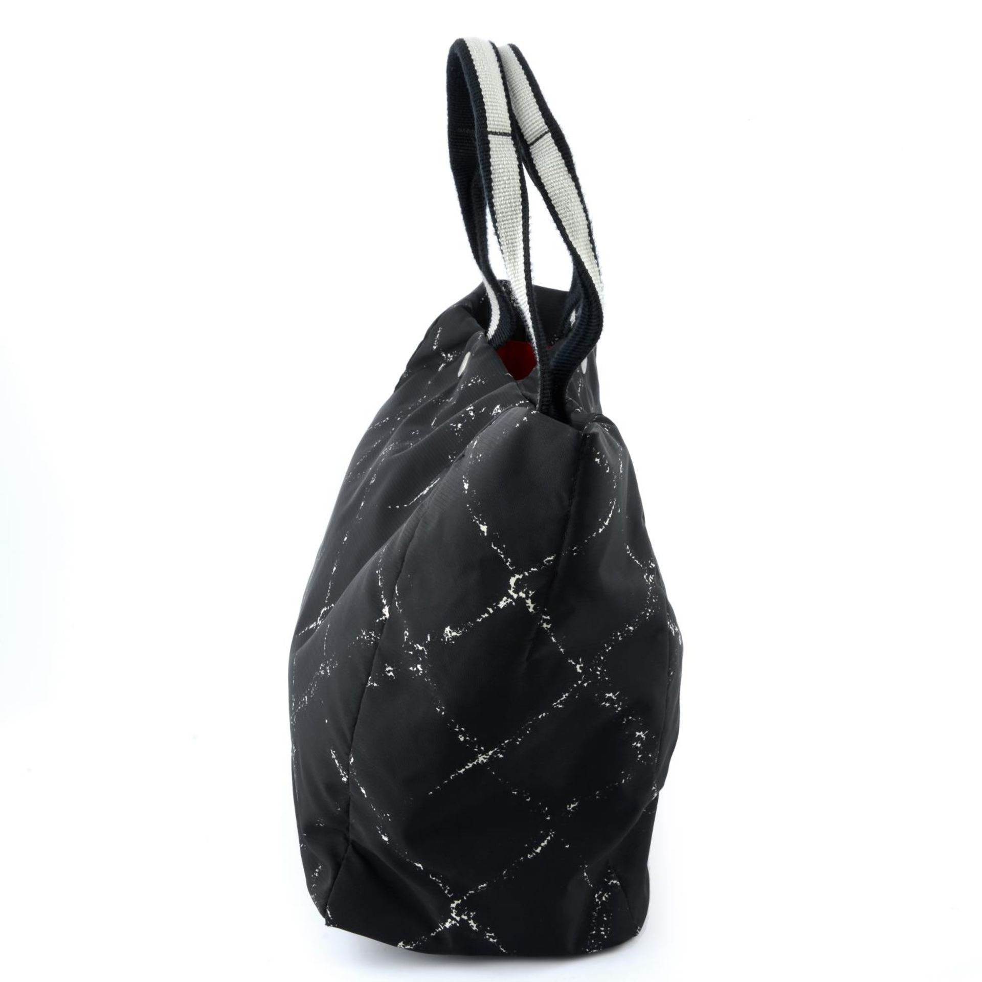 CHANEL - a nylon tote handbag. - Bild 4 aus 4