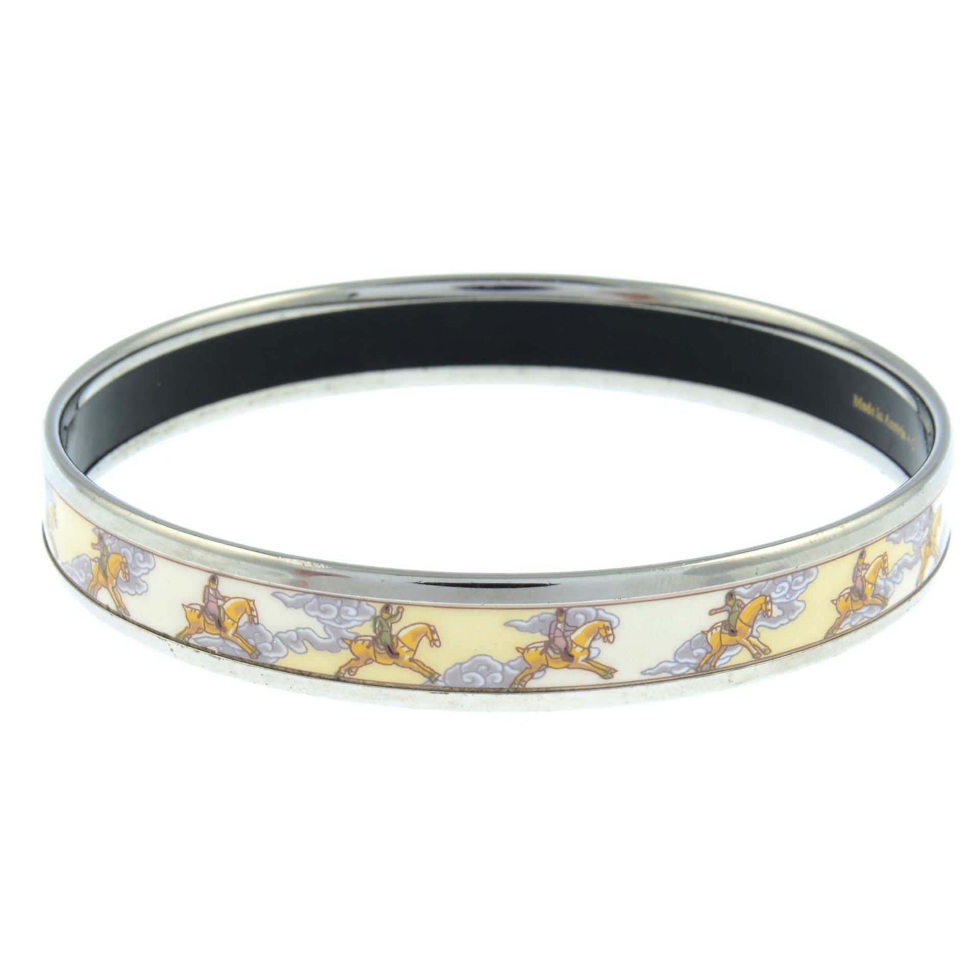 HERMÈS - a horse motif enamel bangle. - Image 4 of 4