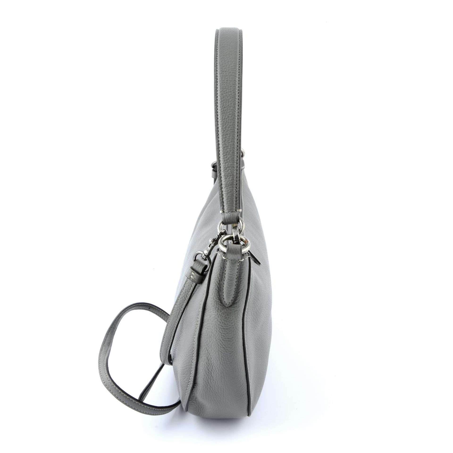 COACH - a grey leather handbag. - Image 4 of 5