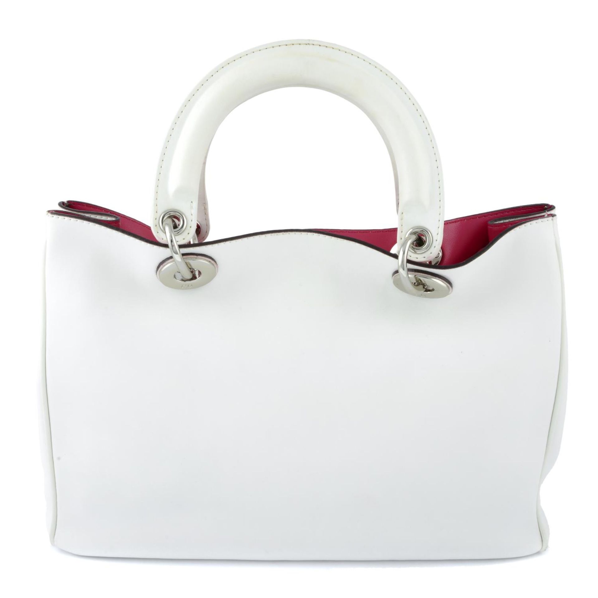 CHRISTIAN DIOR - a white leather Diorissimo handbag. - Image 2 of 5