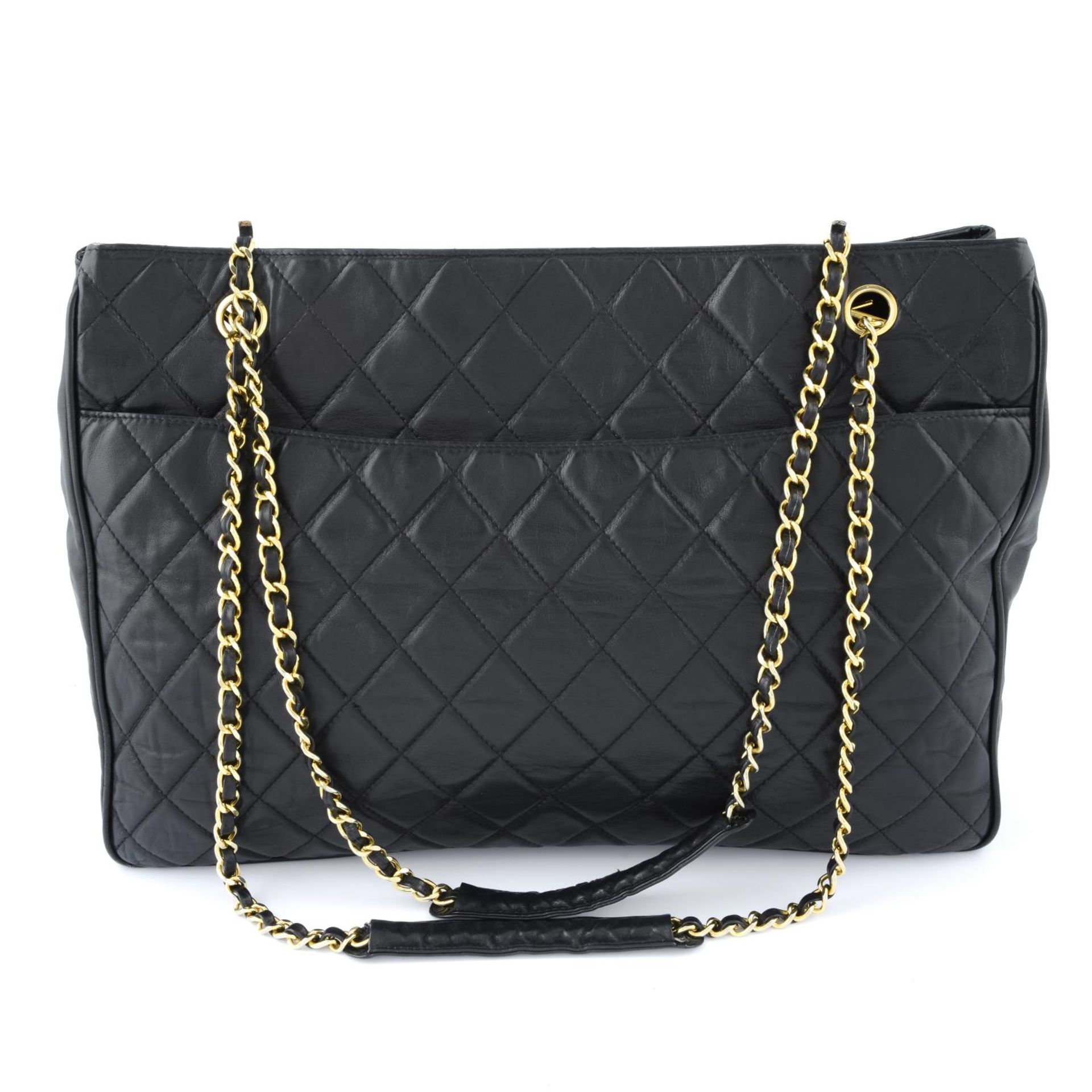 CHANEL - a quilted tote handbag. - Image 2 of 5