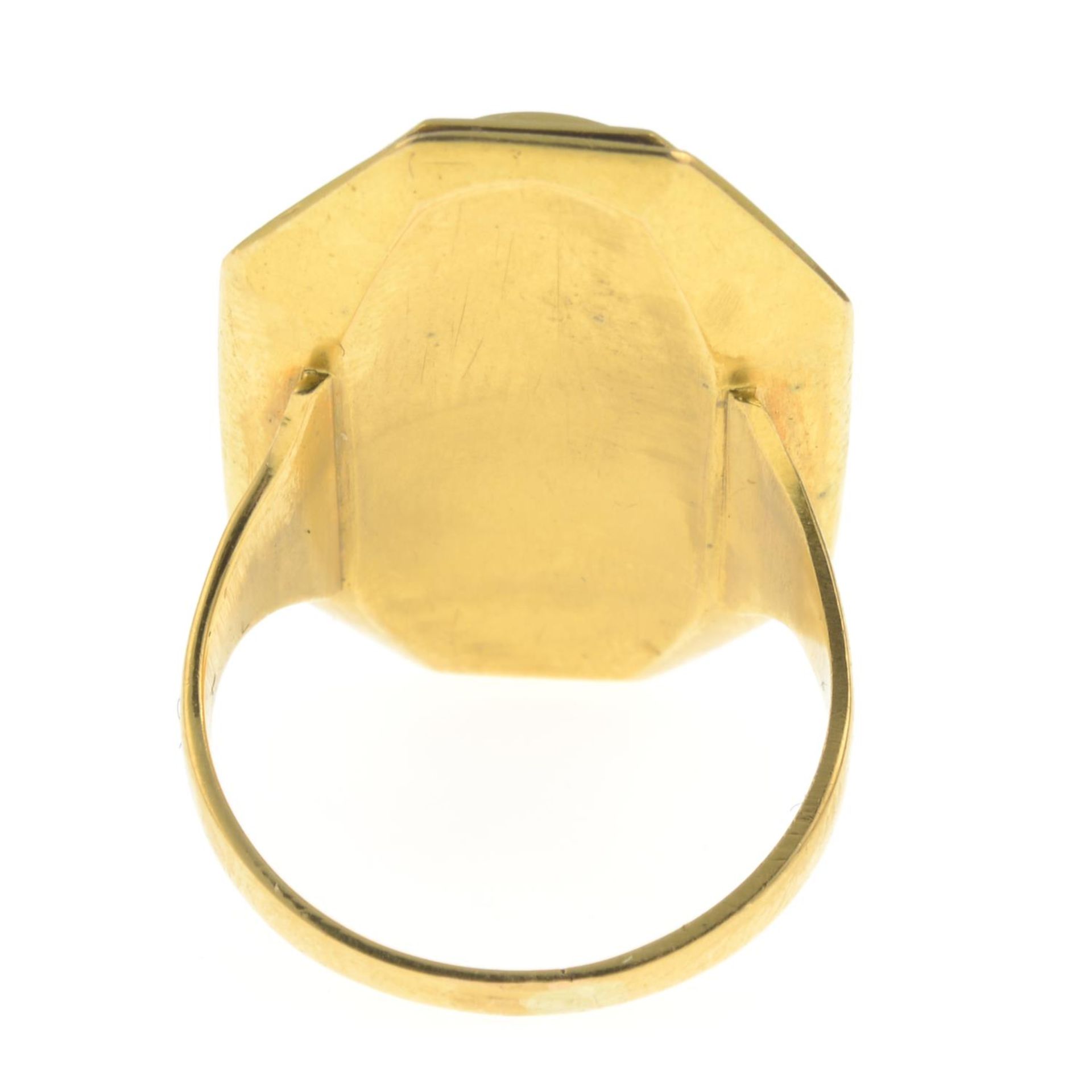 A late Georgian gold Wedgewood jasperware cameo dress ring, - Bild 4 aus 7