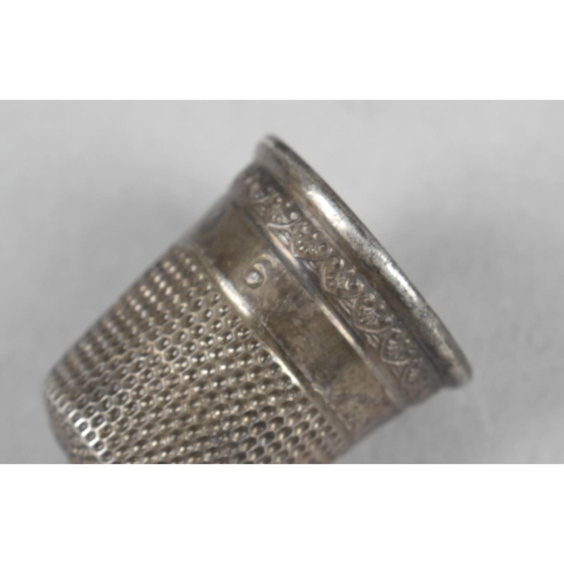 A Chester silver thimble, - Image 3 of 3