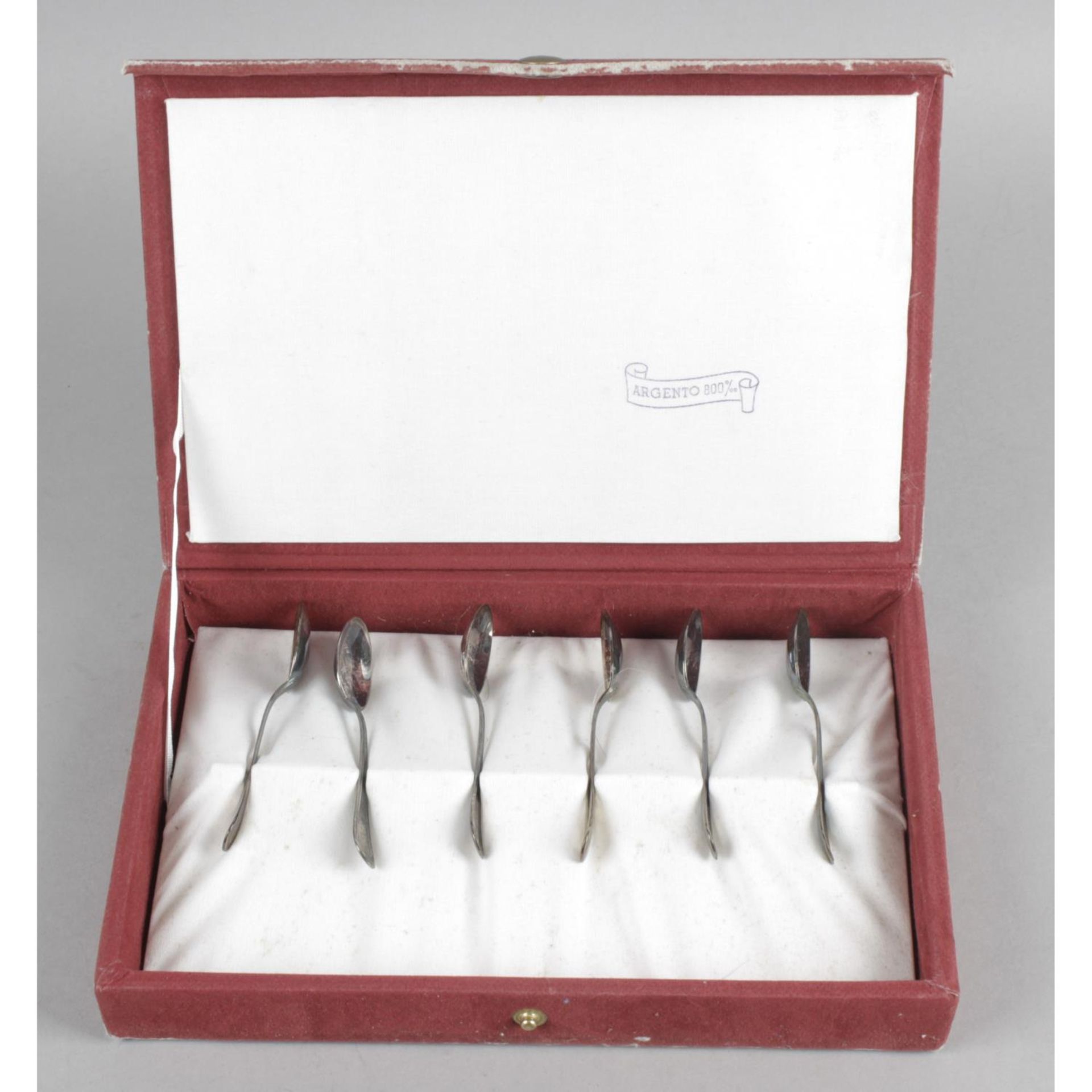 A matched set of four George IV silver teaspoons, - Bild 7 aus 7
