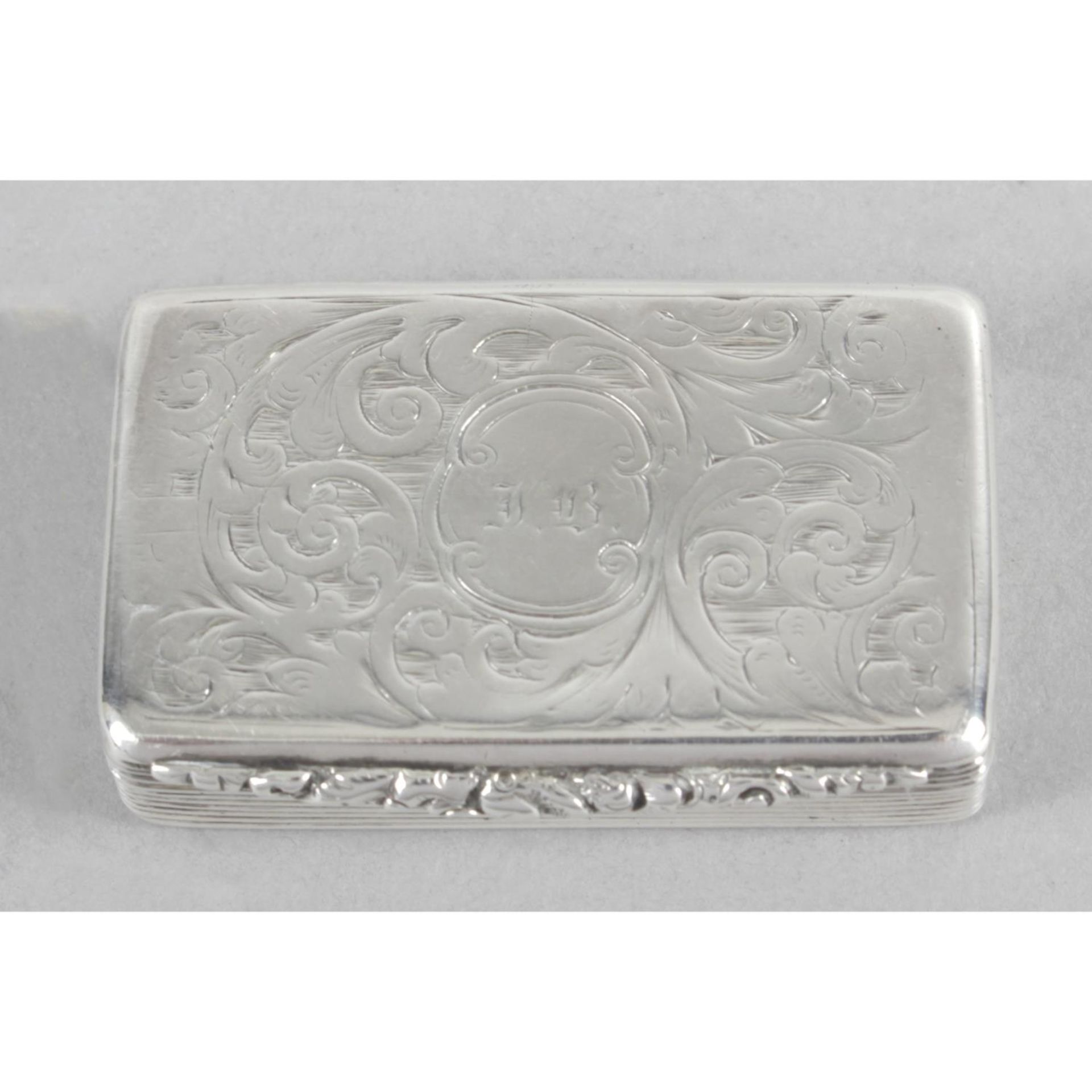An early Victorian small silver snuff box,
