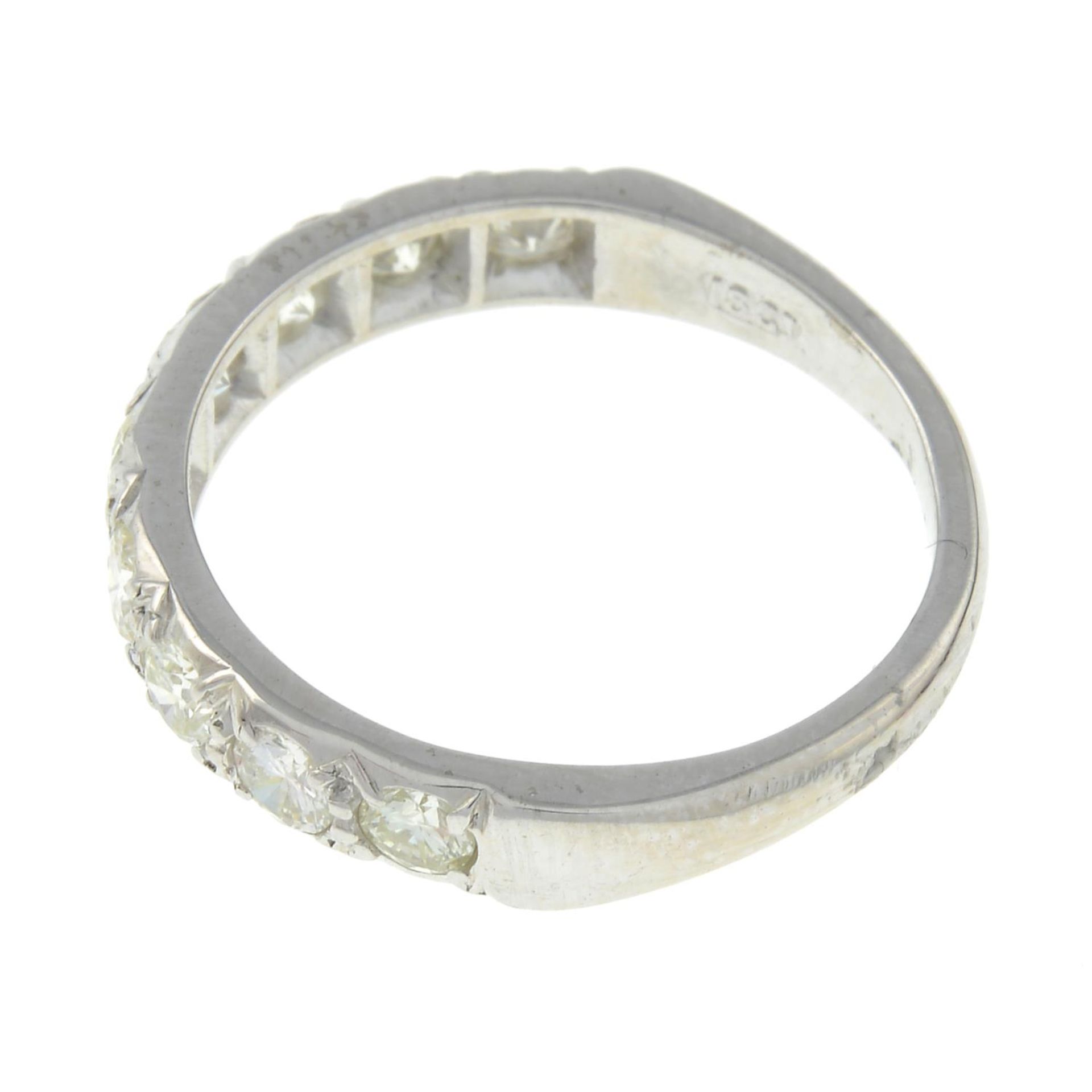 A brilliant-cut diamond half-eternity ring.Estimated total diamond weight 0.90ct. - Bild 2 aus 3